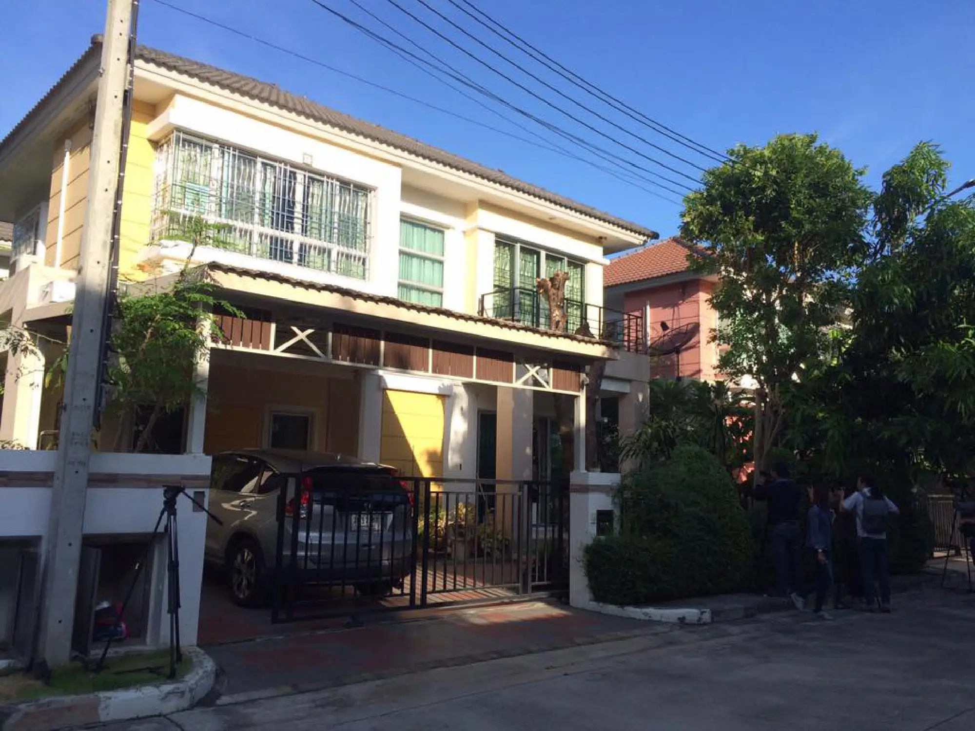 Buddhism Office ex-chief found with hoard of gold bars