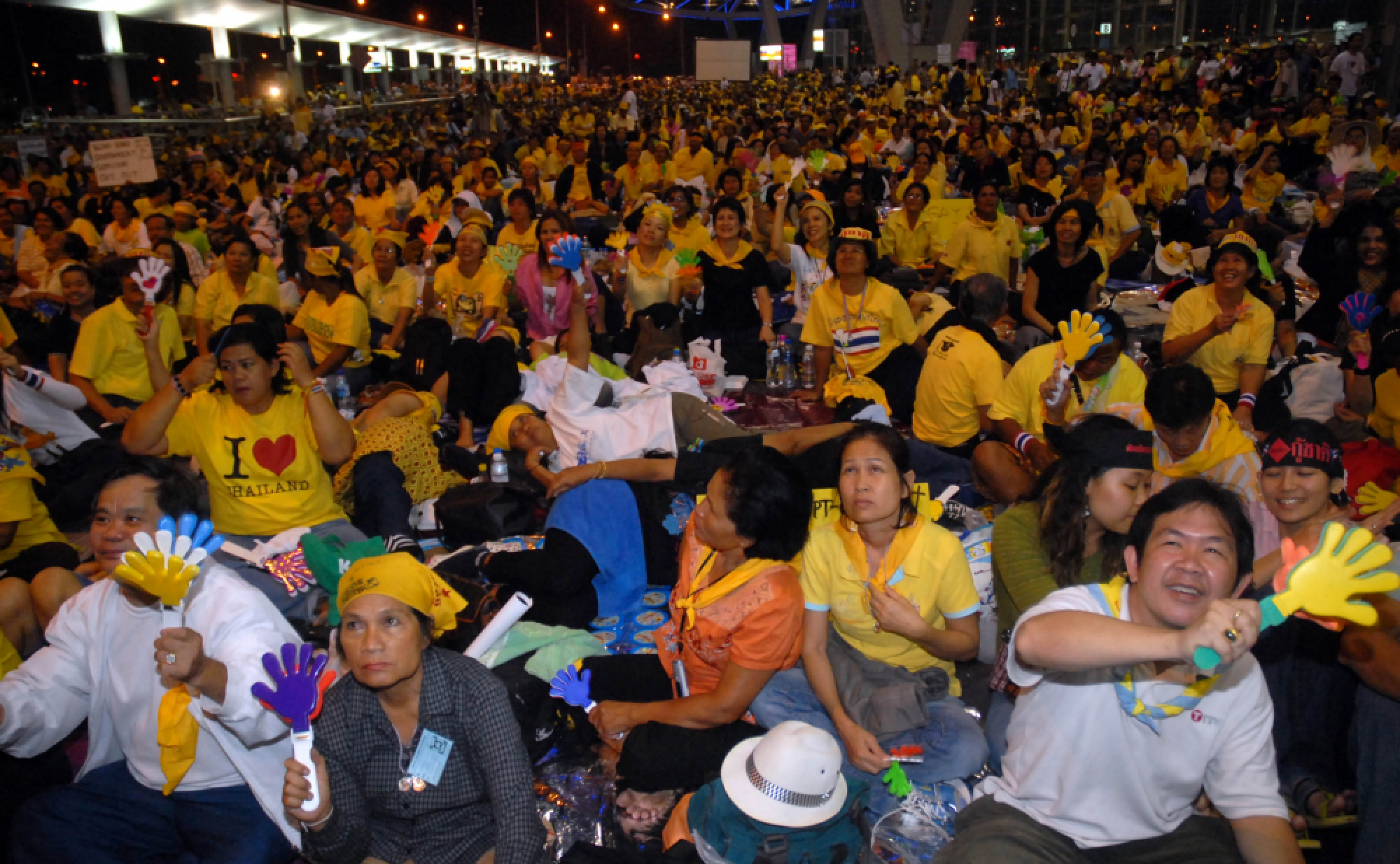 Ex-PAD leaders slapped with Bt522m siege bill