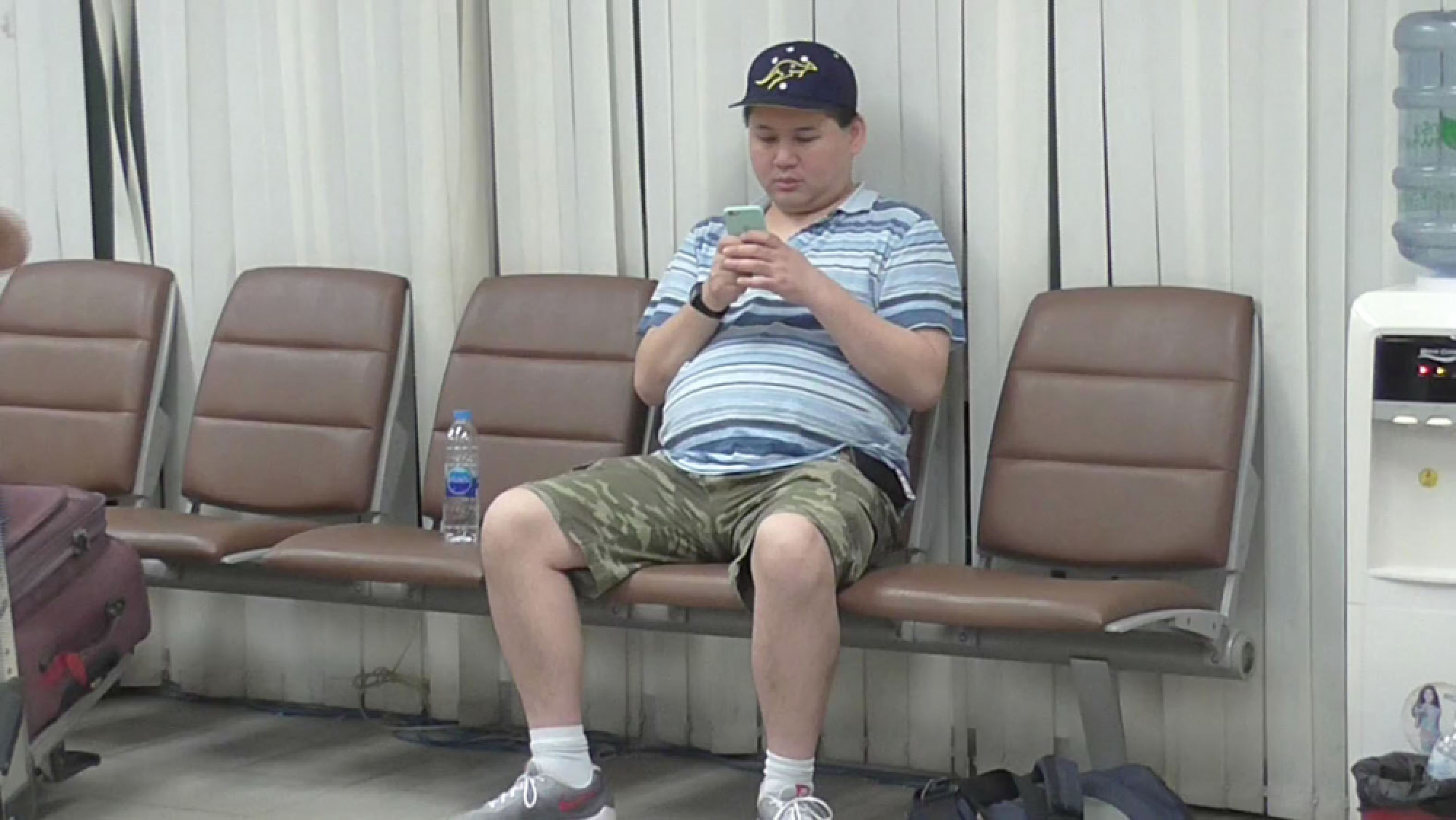 Suvarnabhumi officials catch accused iPhone smuggler
