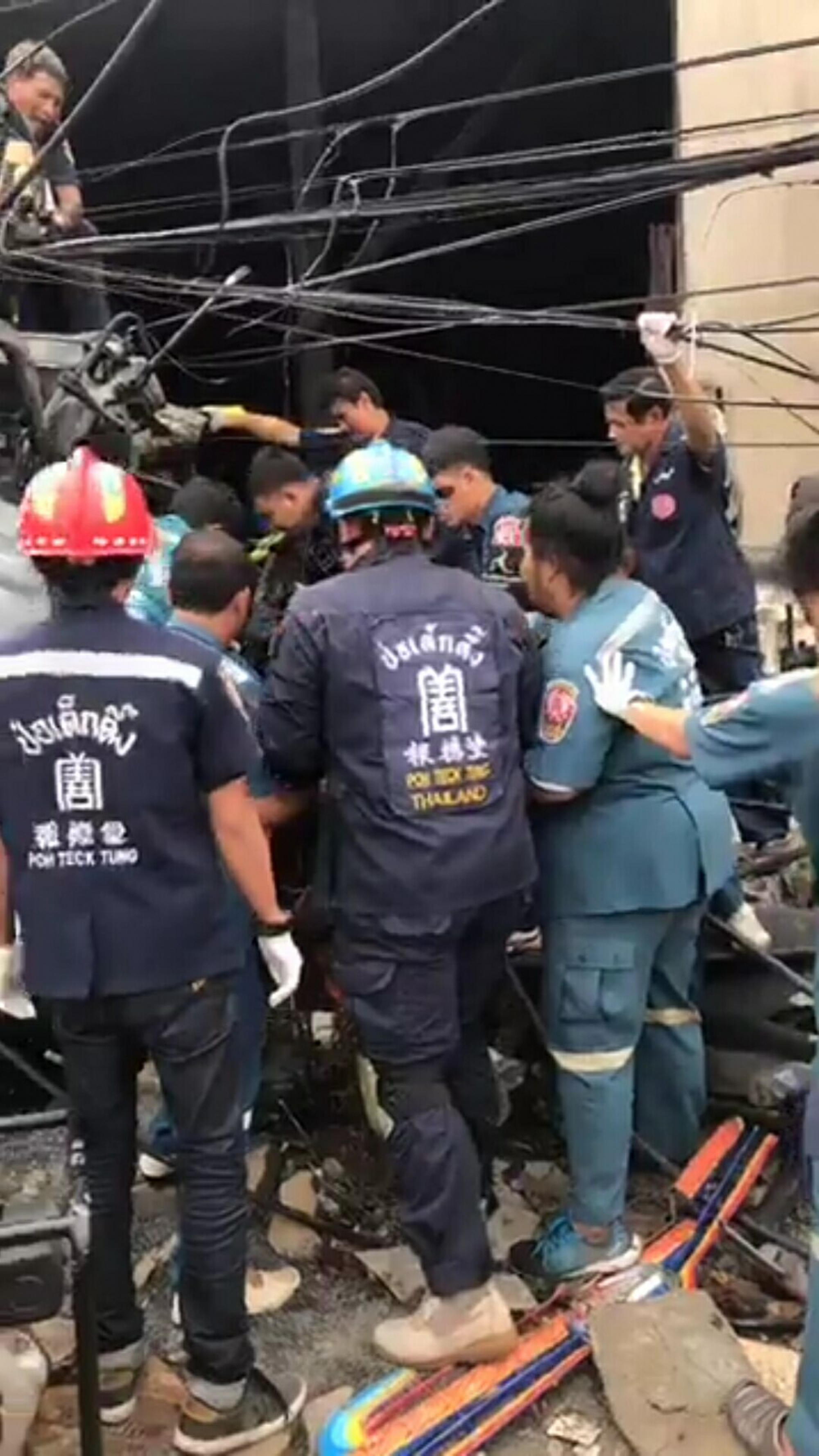 Five die as truck crashes into electricity workers