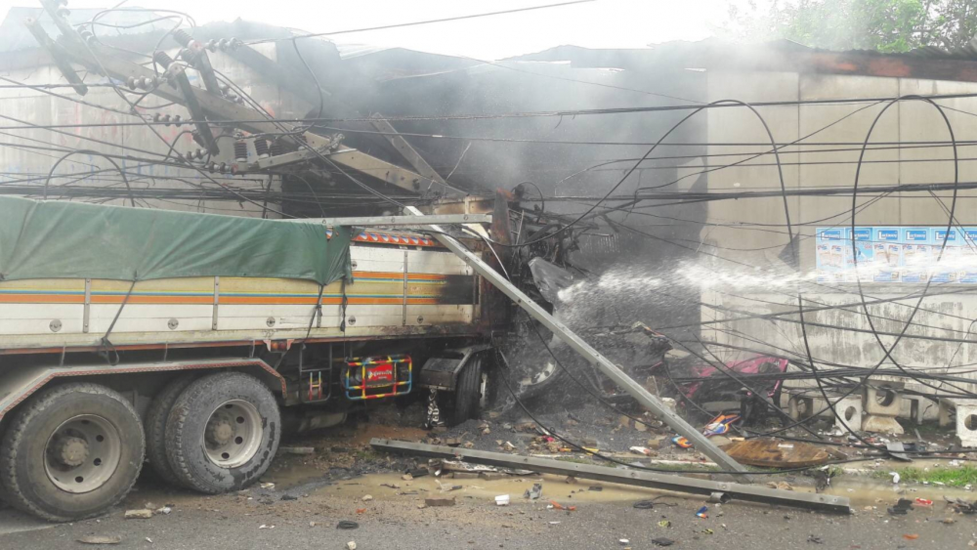 Five die as truck crashes into electricity workers