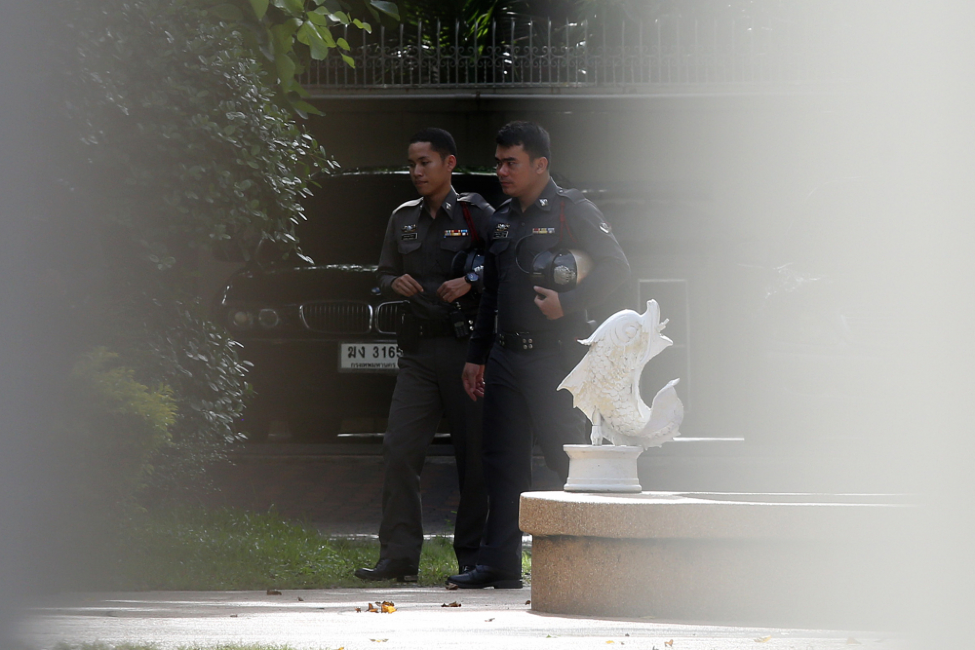 Police search Yingluck’s house, seize belongings