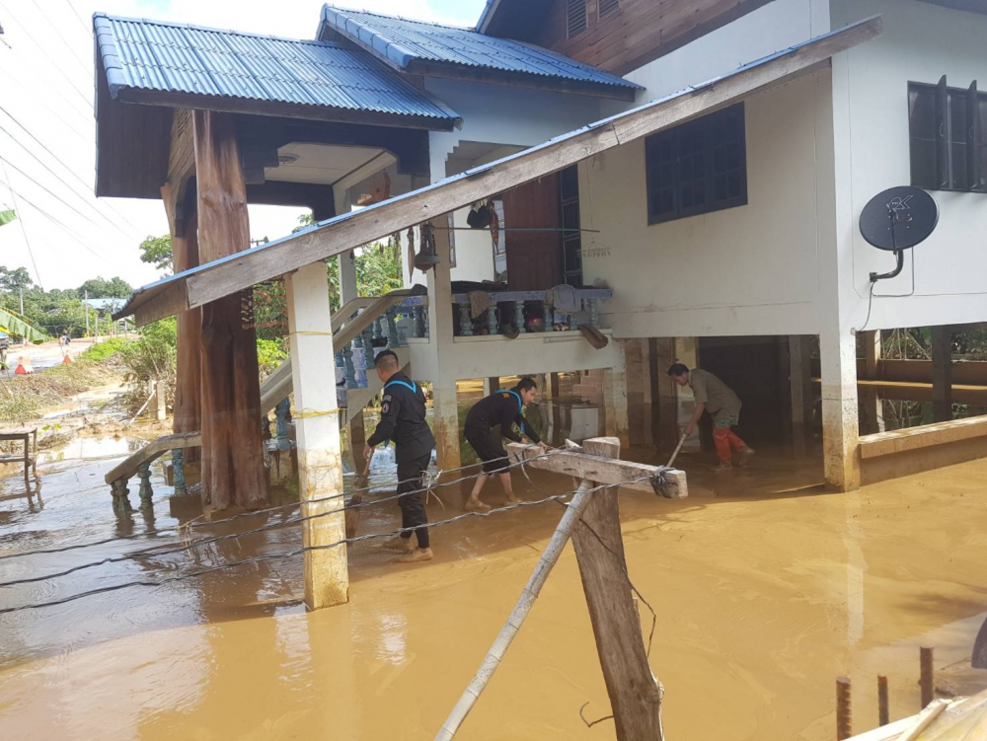 Disaster chief visits flood-hit Nan village