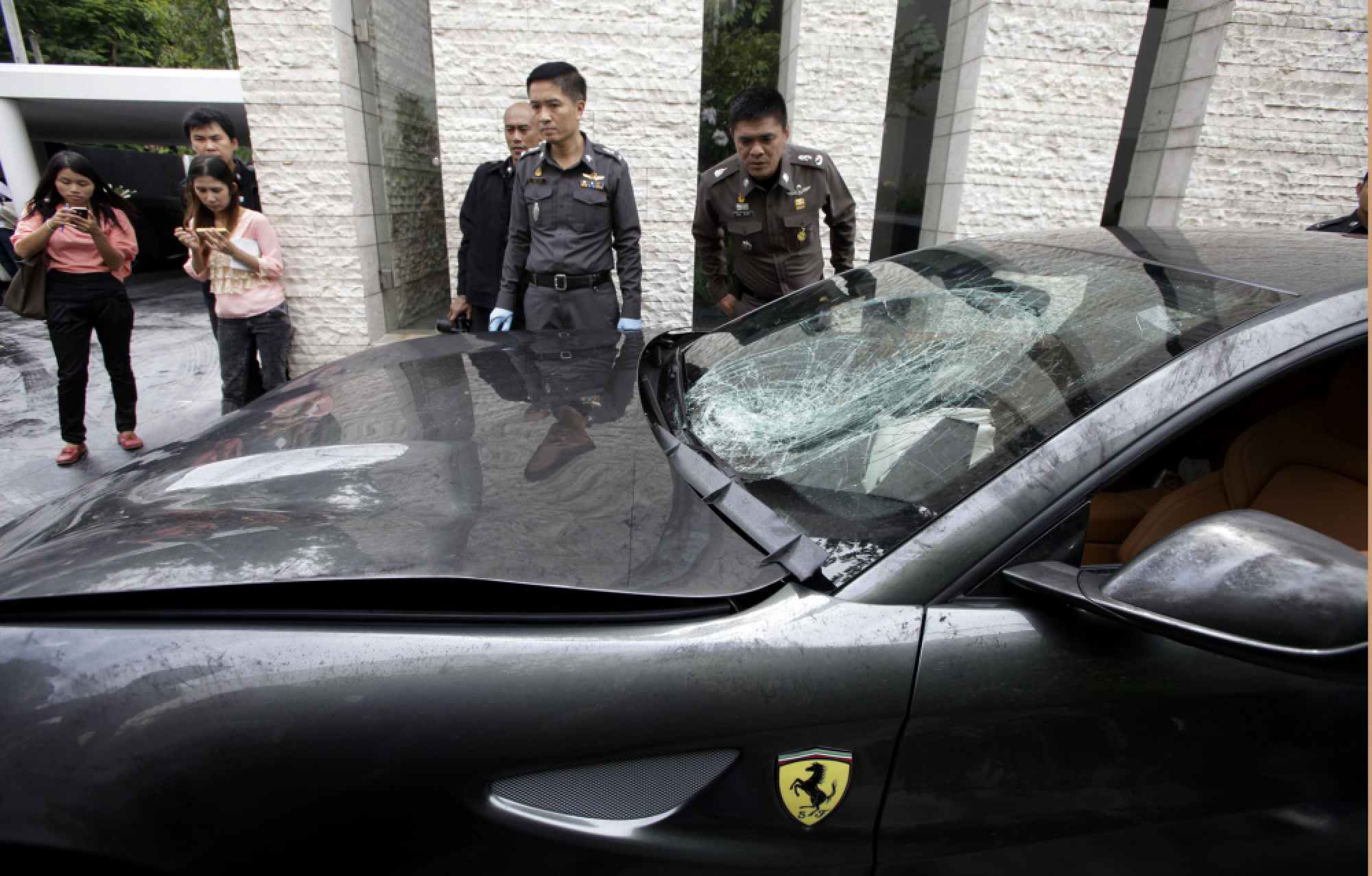 ‘Boss’ outruns another charge