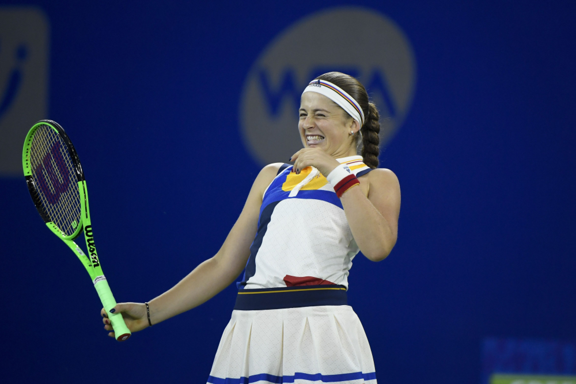 Barty crushes Ostapenko, sails into Wuhan final