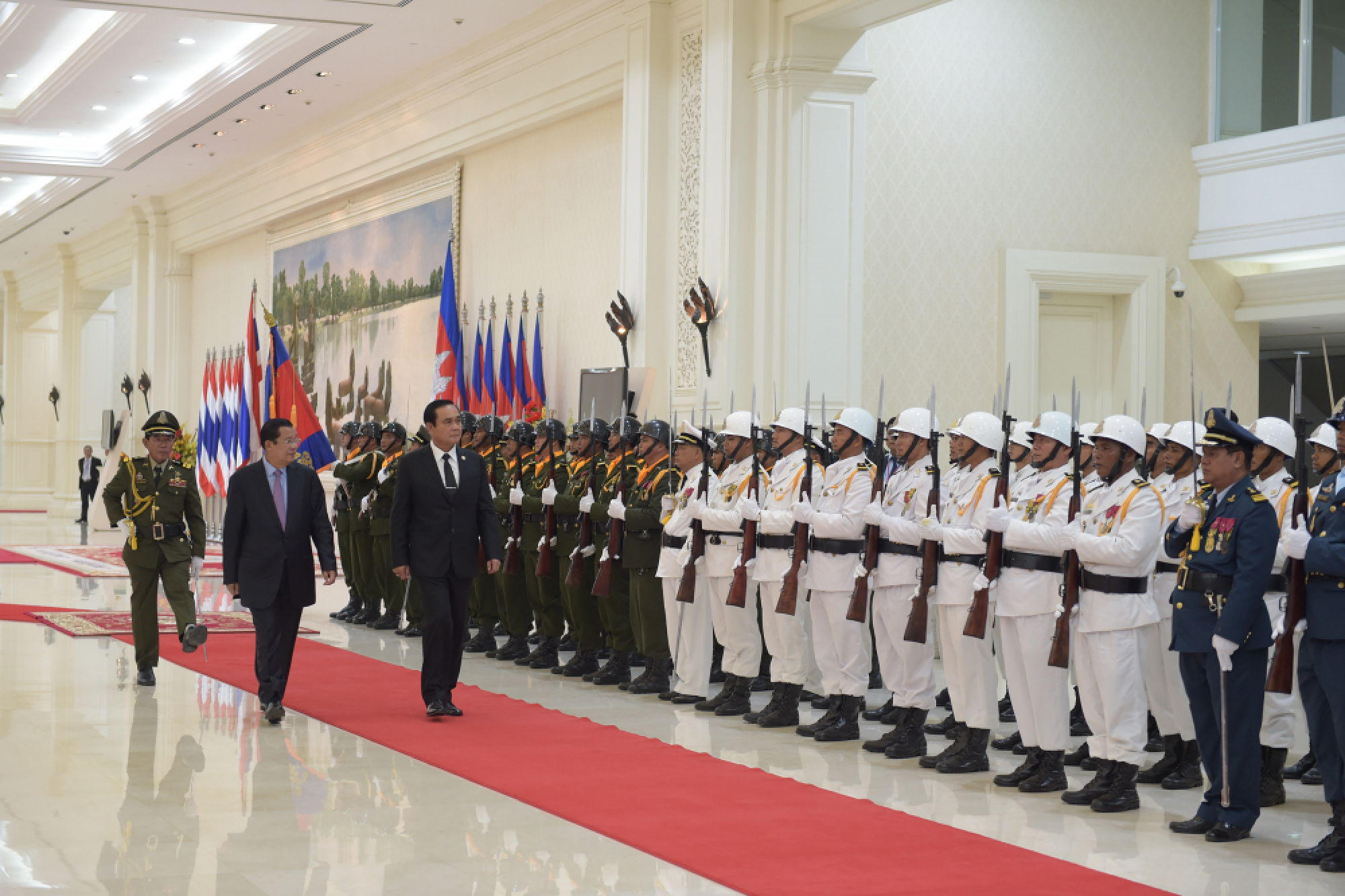 Silence on suspended dam deal as Prayut and Hun Sen agree to stronger bilateral ties