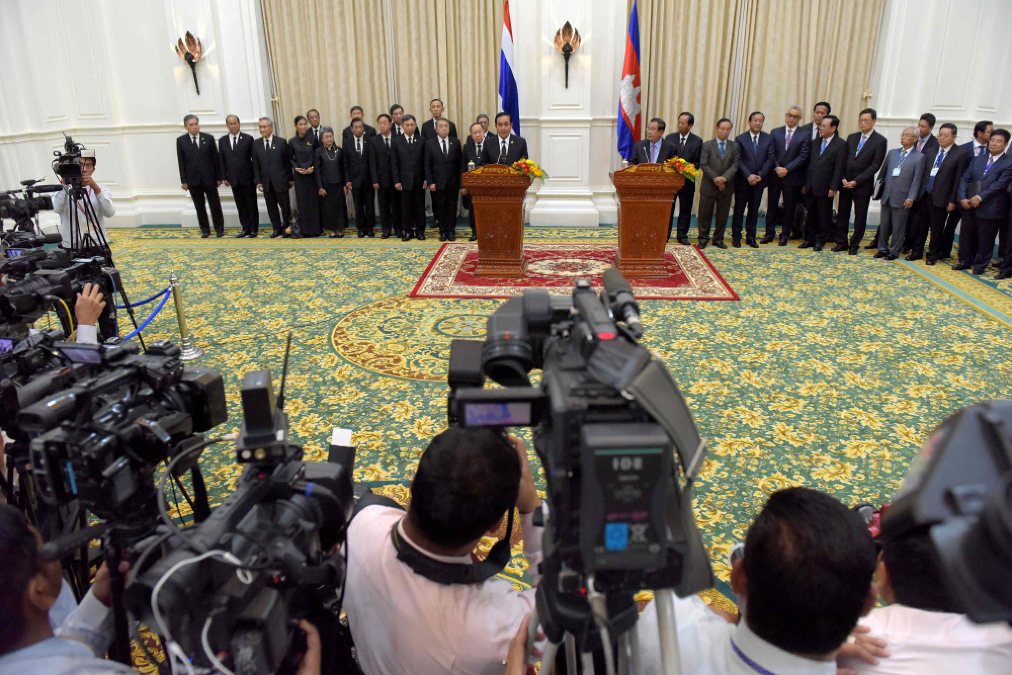 Silence on suspended dam deal as Prayut and Hun Sen agree to stronger bilateral ties
