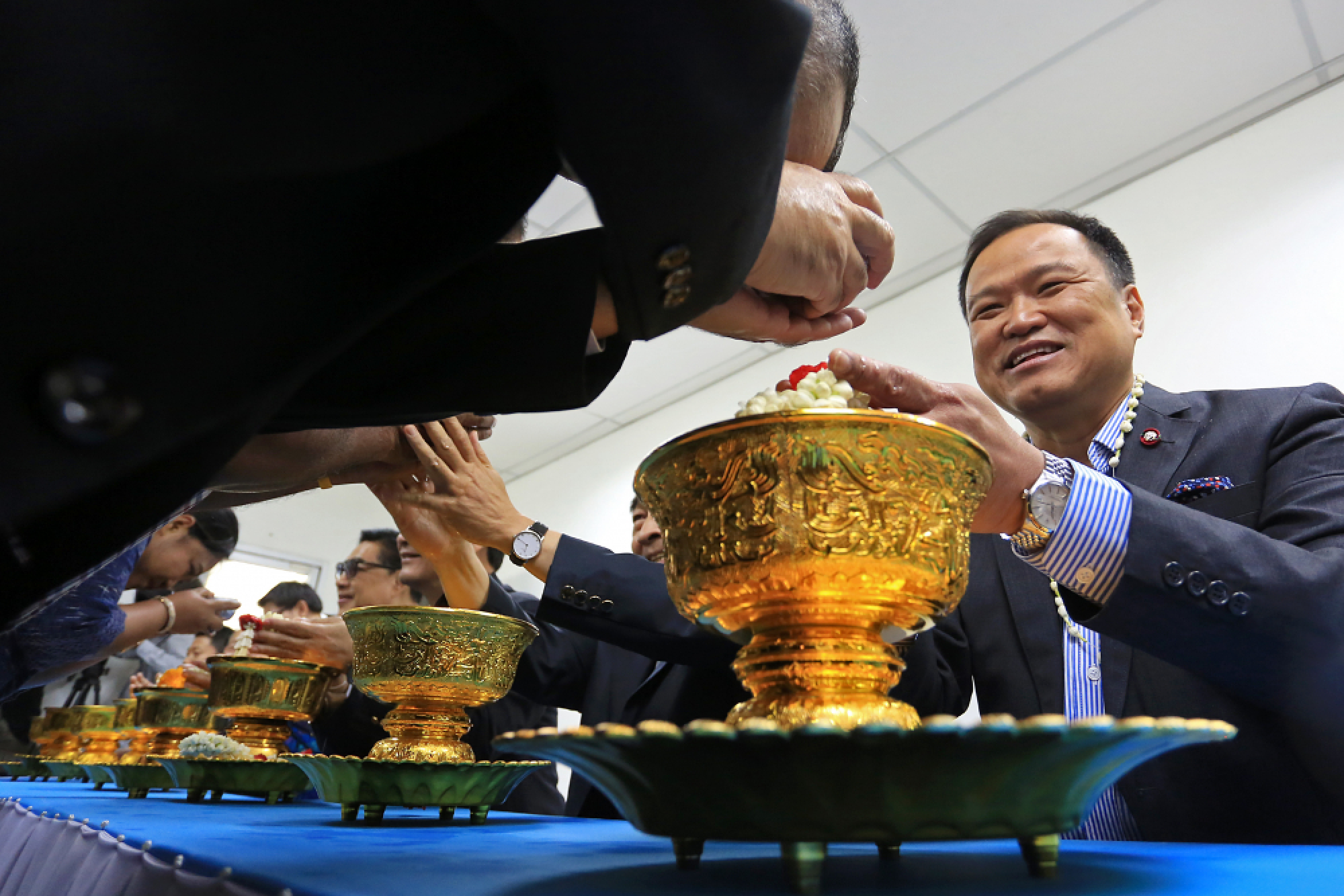 Parties gather the faithful to reaffirm membership