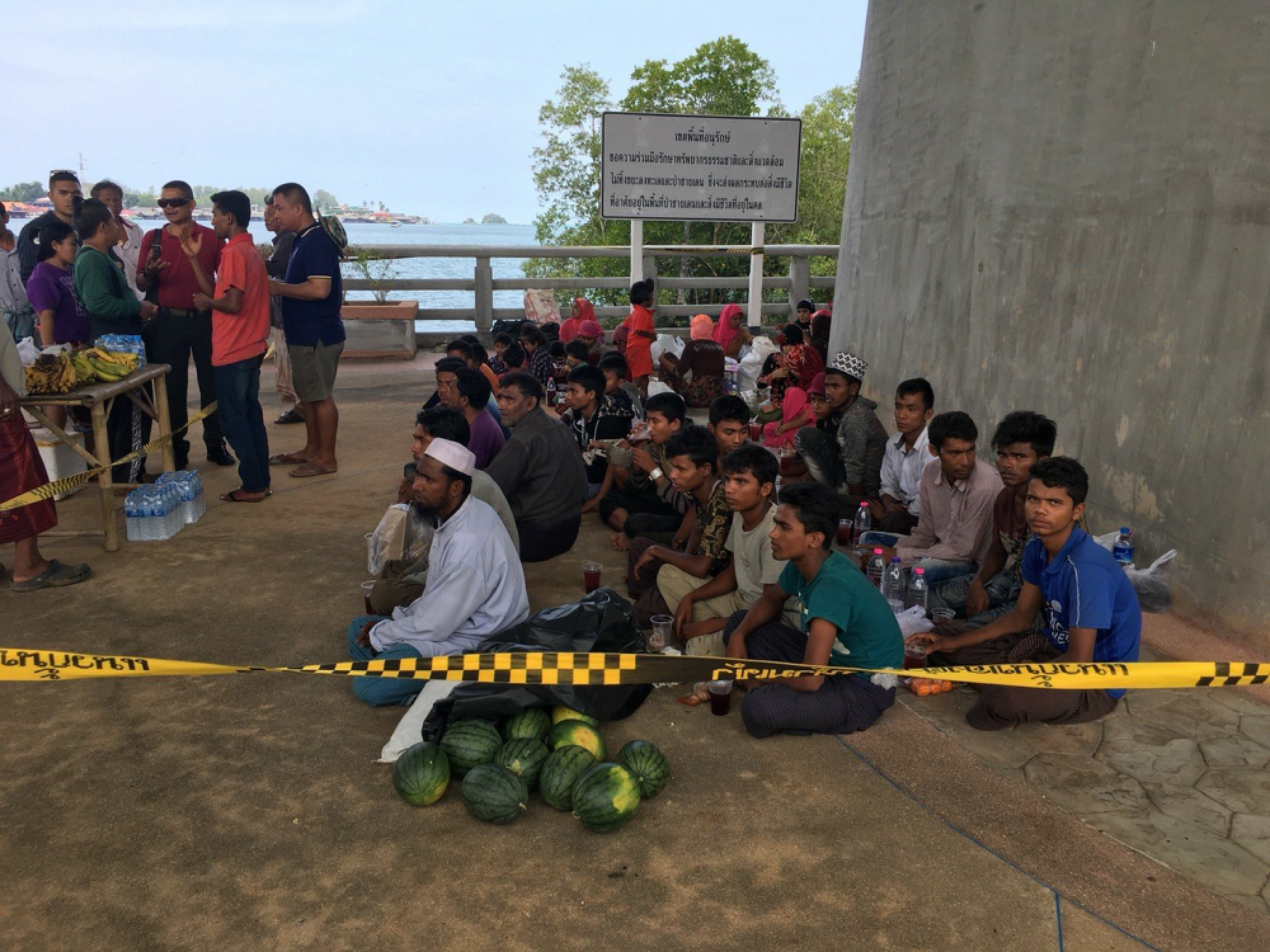 Boat carrying Rohingya stops on Thai island: official