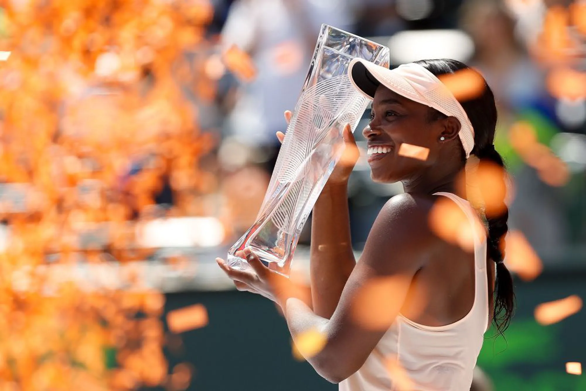 Stephens downs Ostapenko to win Miami Open