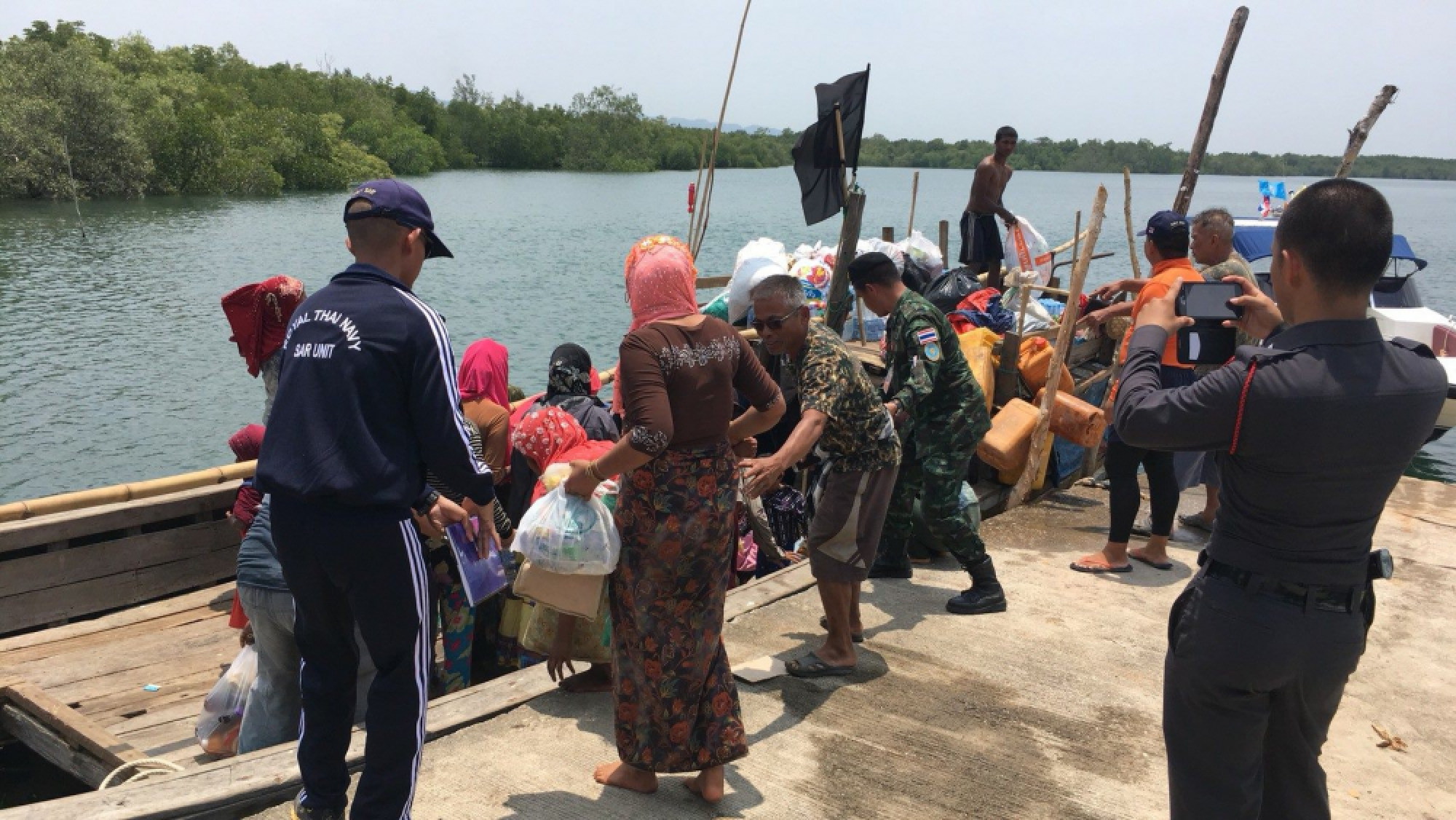 Boat carrying Rohingya stops on Thai island: official
