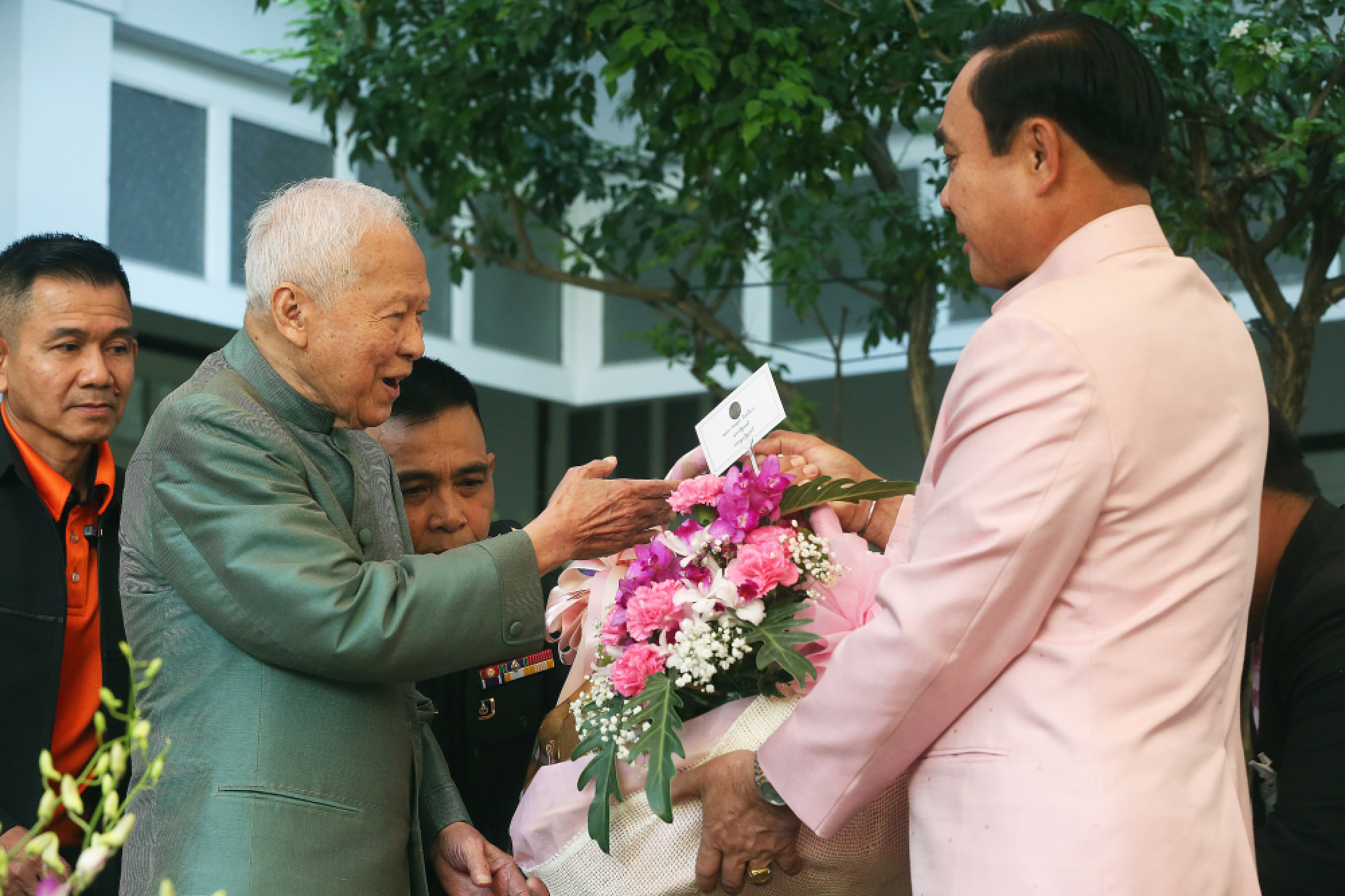 Prem praises Prayut’s ‘Thainess’