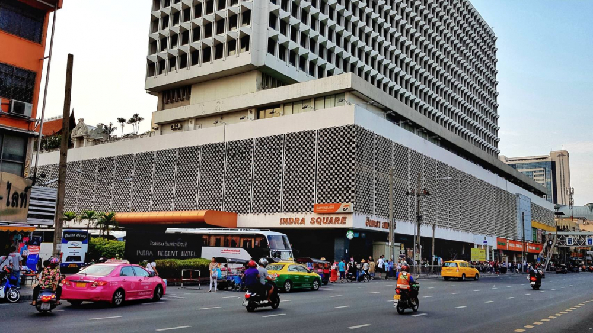 MEA brings happiness to BKK residents during Songkran festival