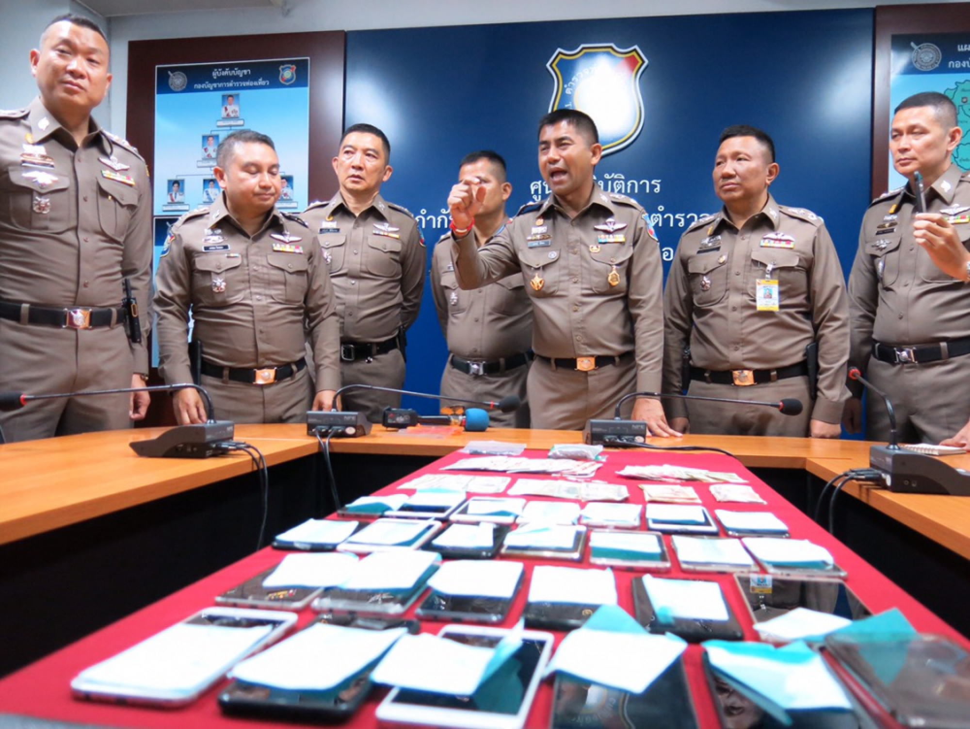 Cambodians, Vietnamese charged with Songkran thievery on Khao San Road