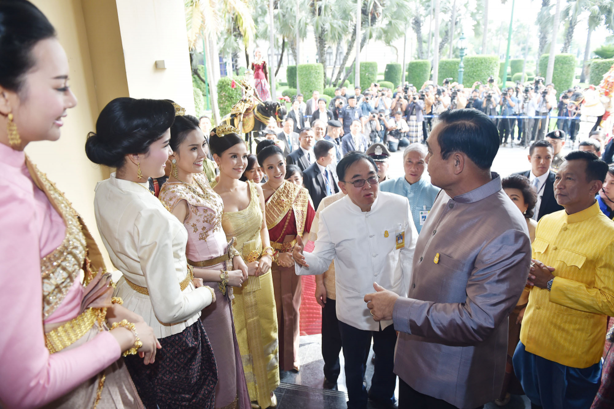 Thais in national costume invited to join Ratttanakosin Parade