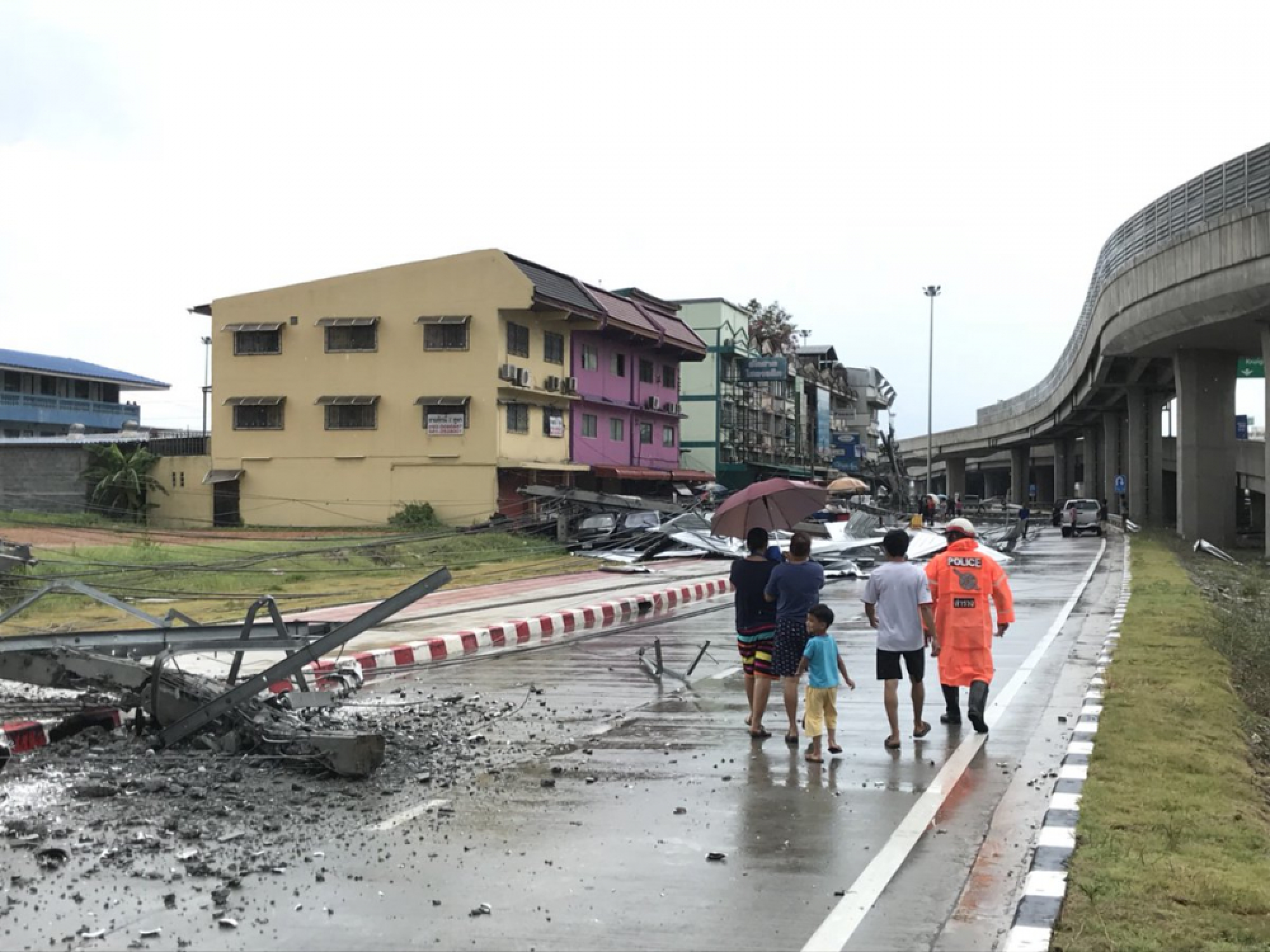 Storm topples 14 power poles in Lat Krabang