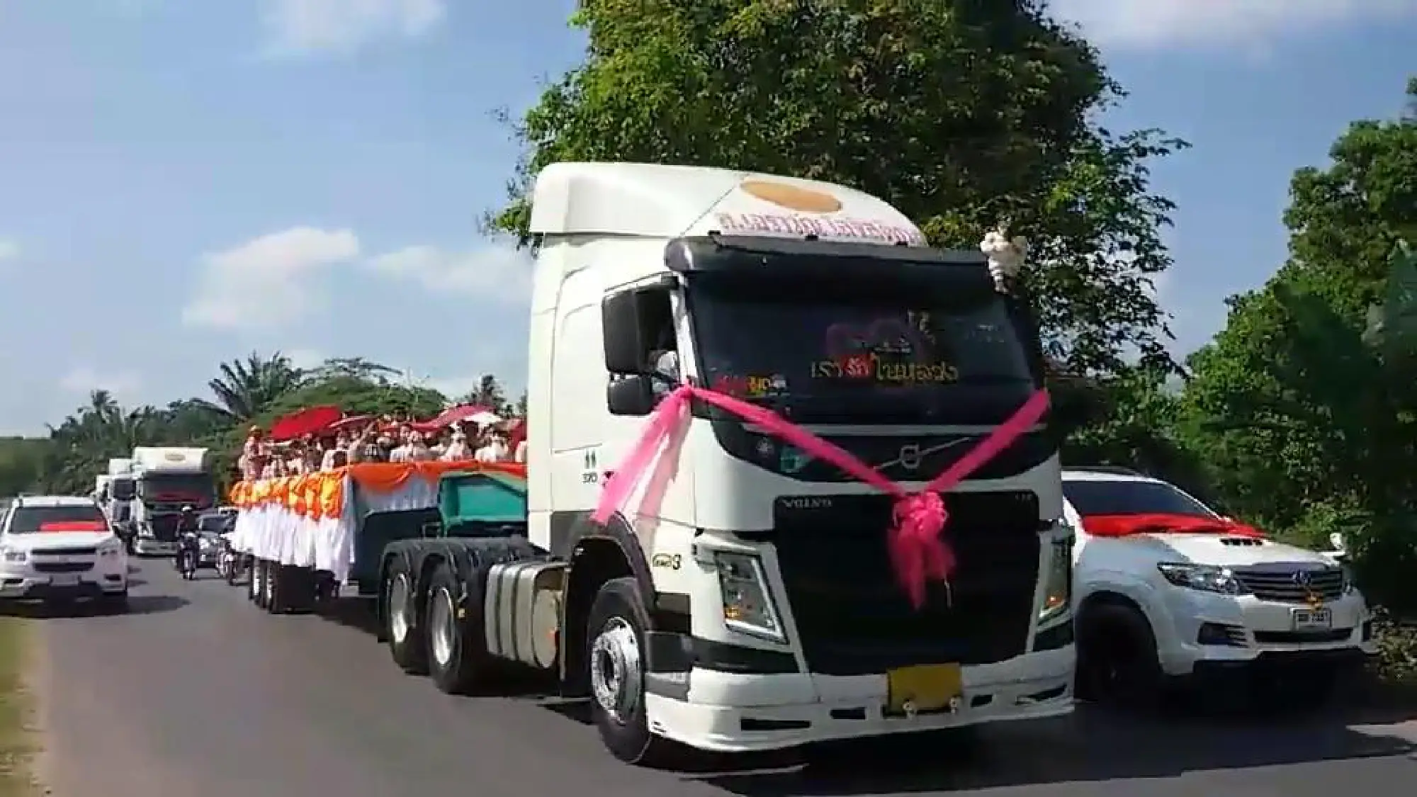 Krabi wedding parade carries Bt2m dowry