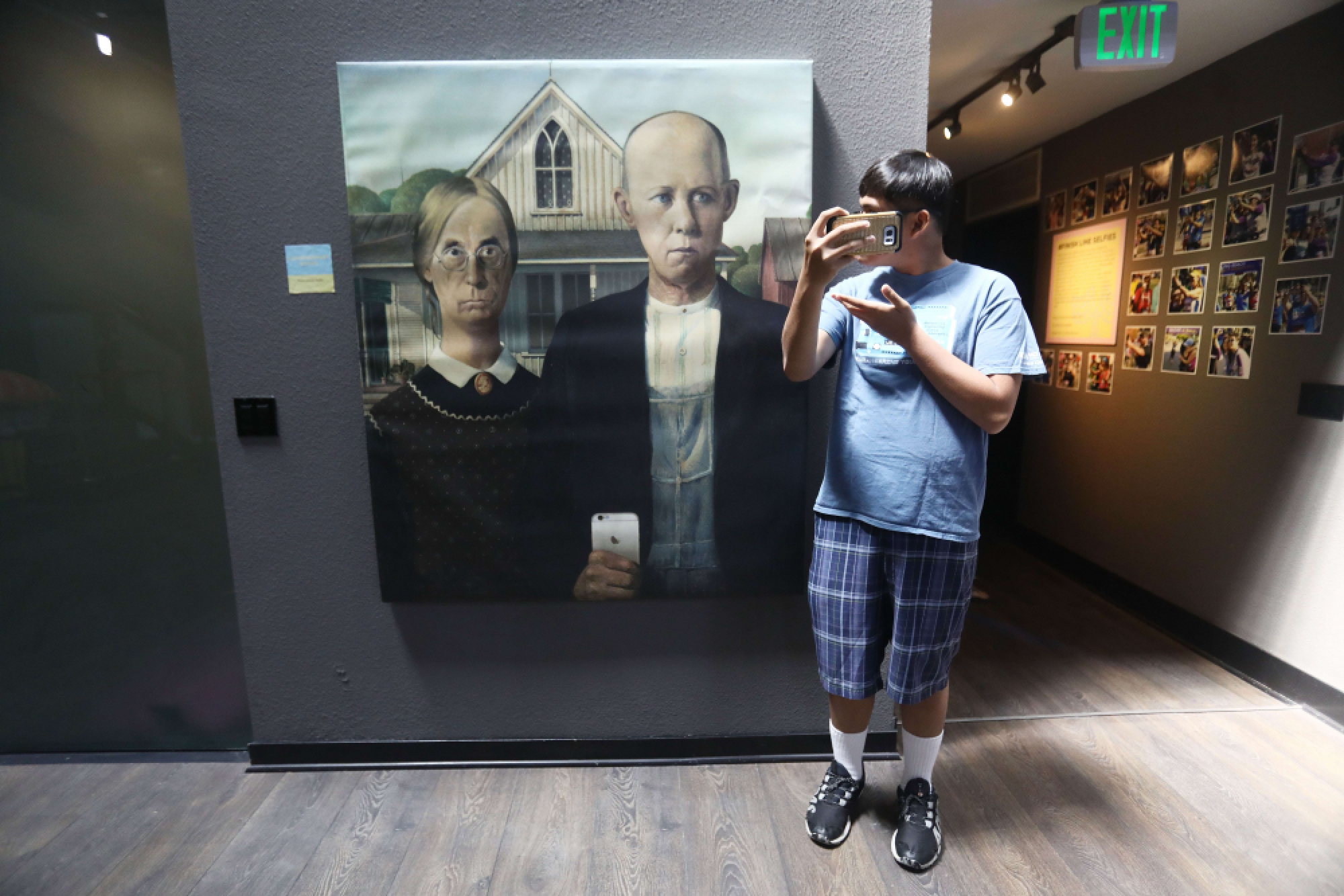Los Angeles museum celebrates the art of the selfie