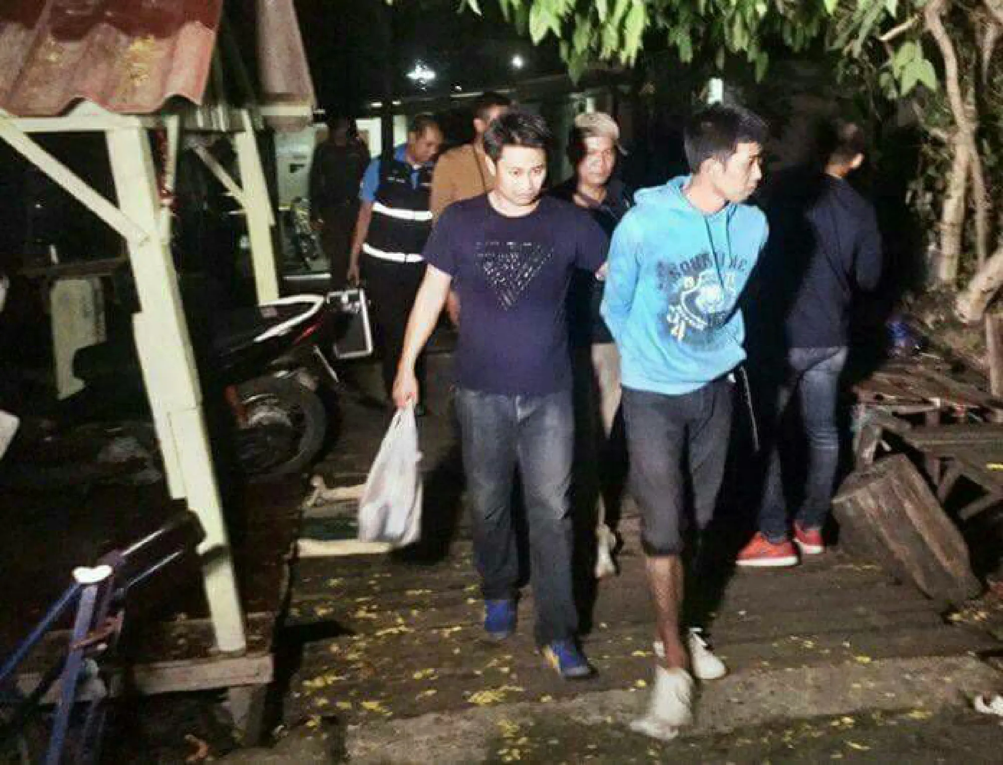 Two cops wounded in Bangkok drugs gunfight
