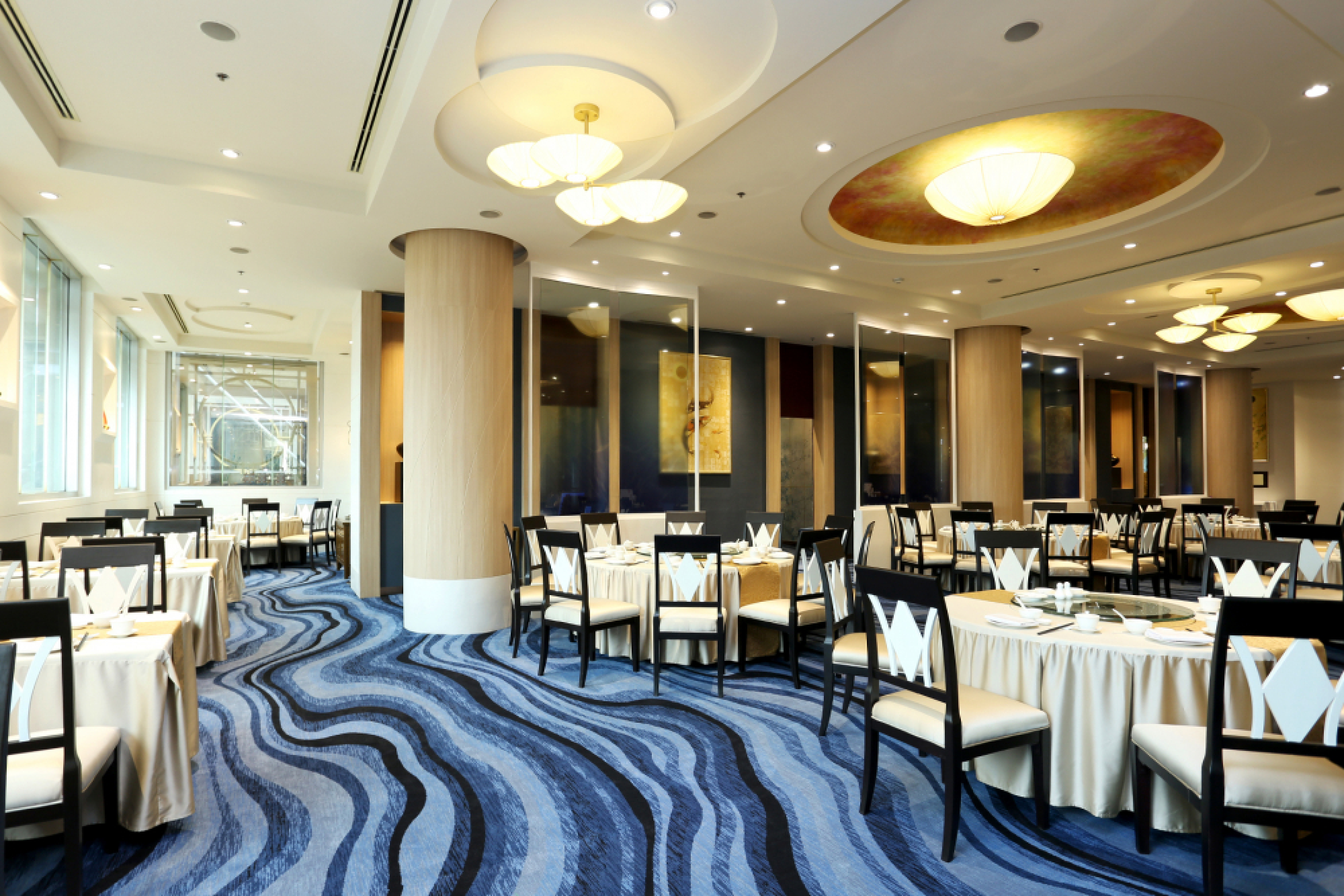 Dining with the dragon