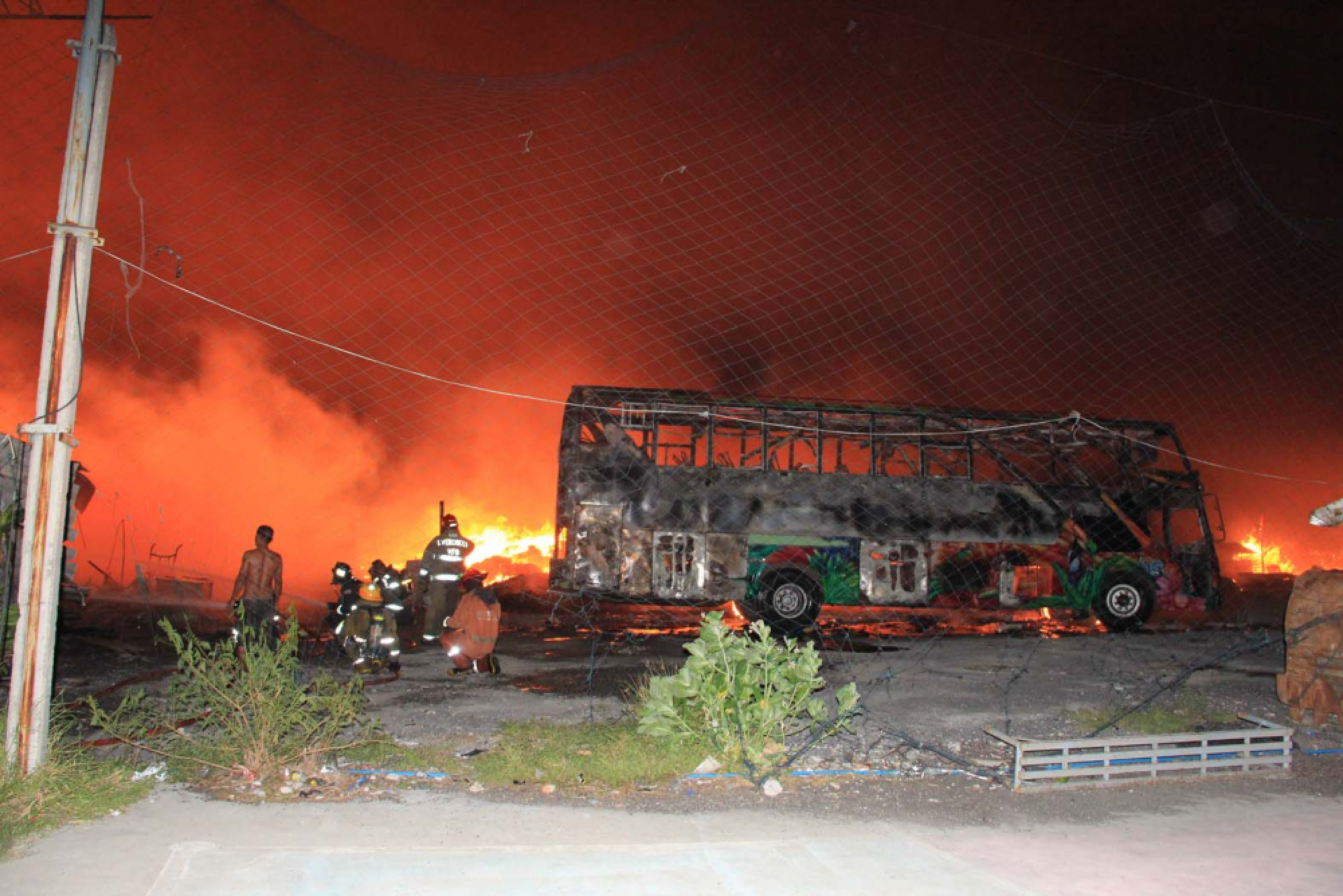 Fire destroys foam insulation factory in Samut Prakan