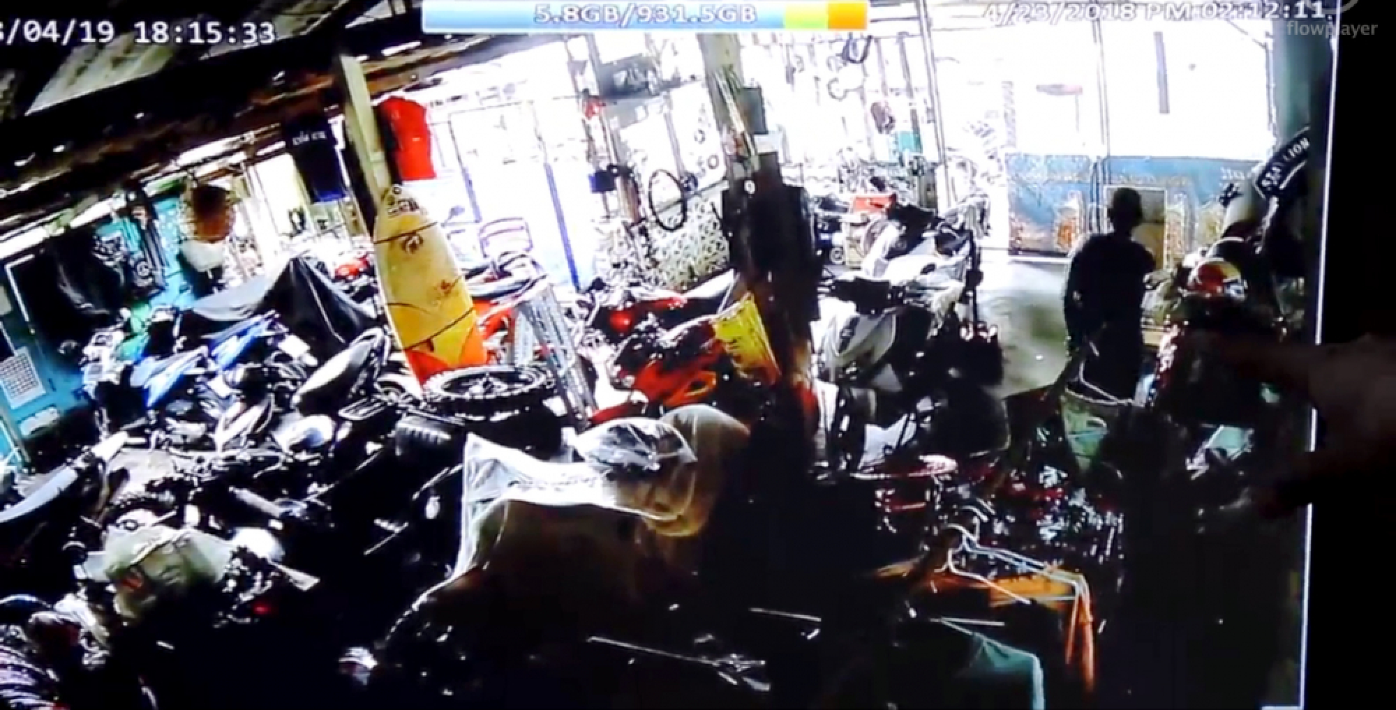 Burglar had meal before stealing motorcycle from repair shop in Phang Nga