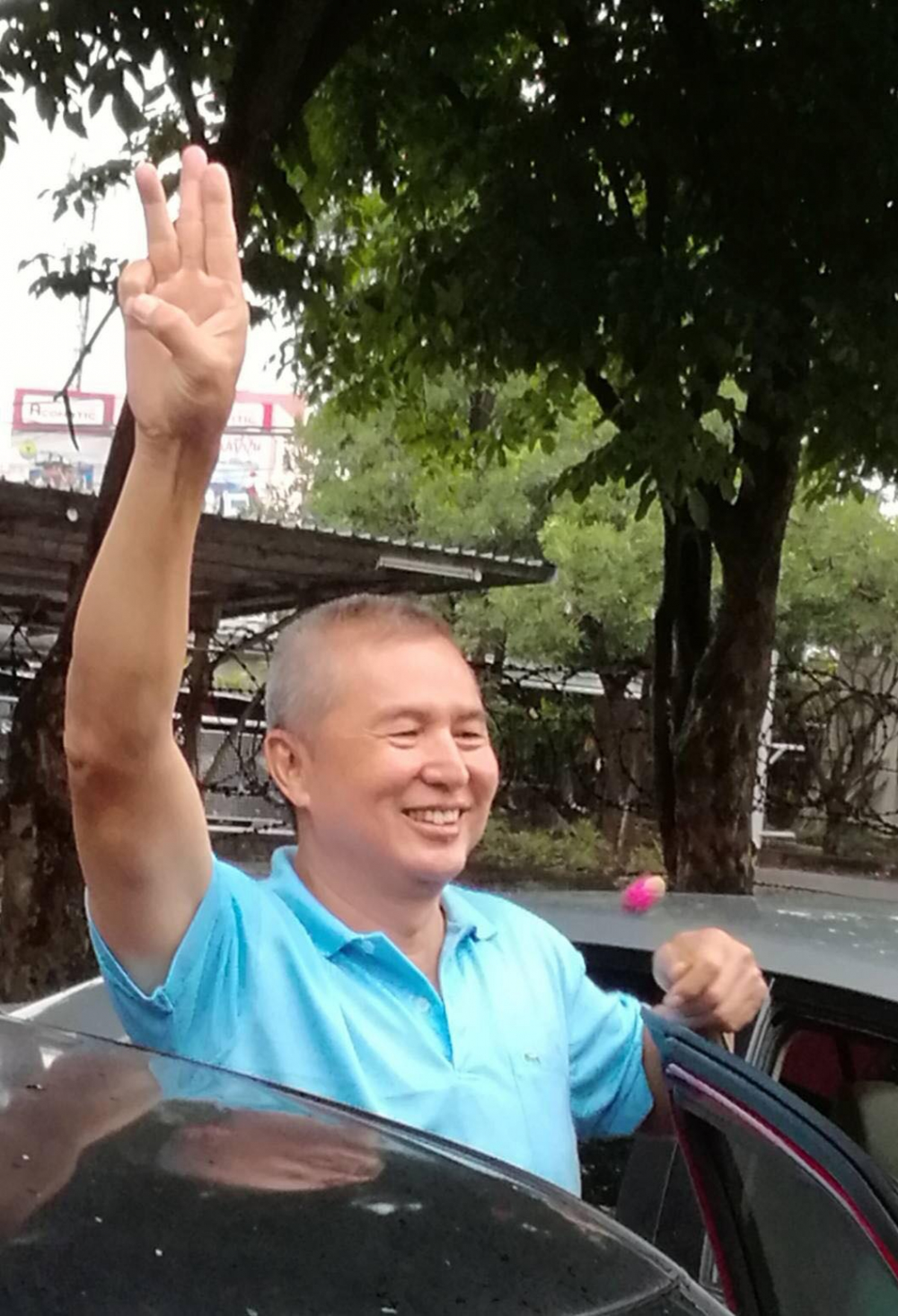 As prison term ends, lese majeste convict Somyot pledges to go back to fighting for democracy