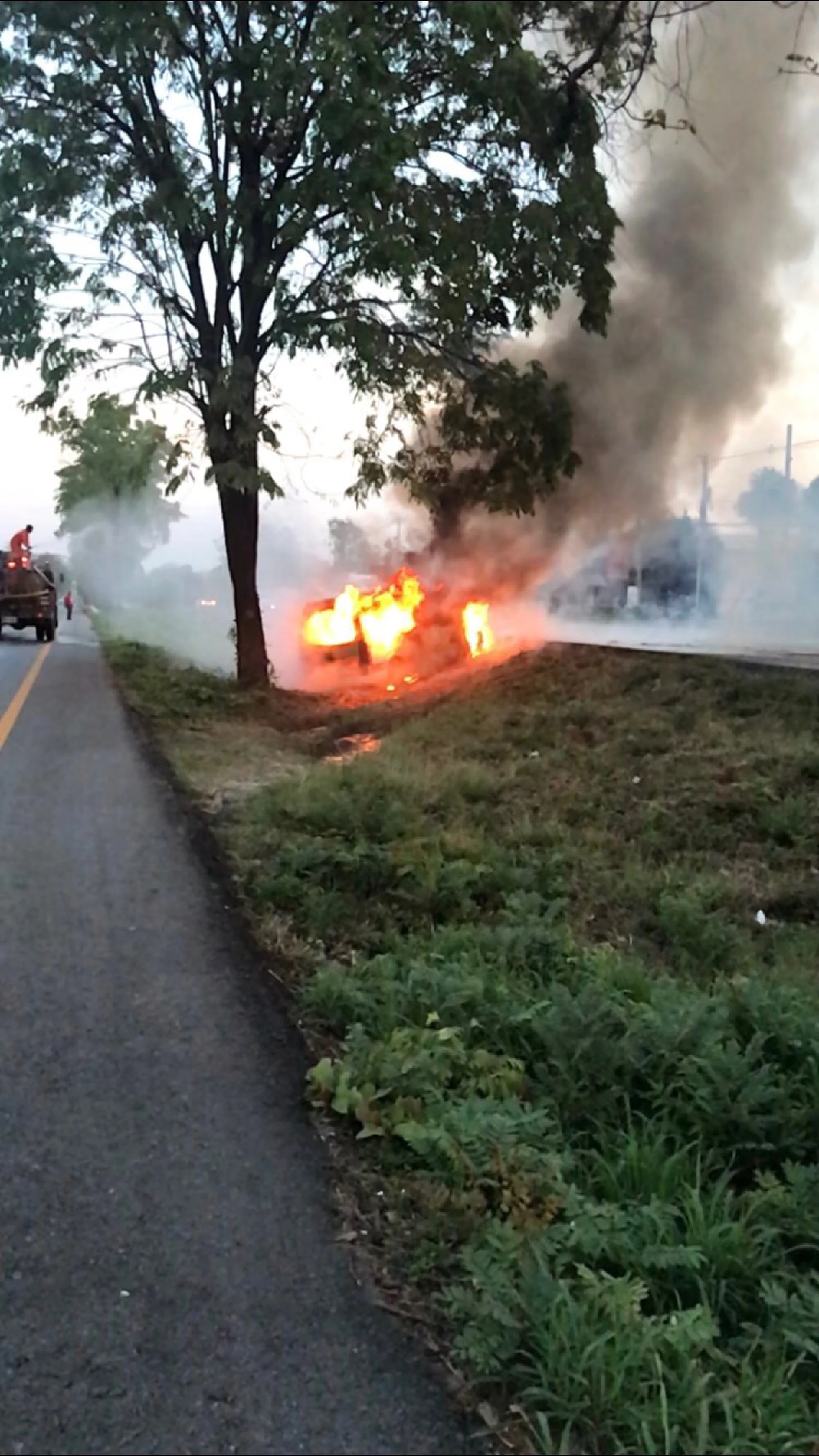 Myanmar migrants escape van fire in Tak