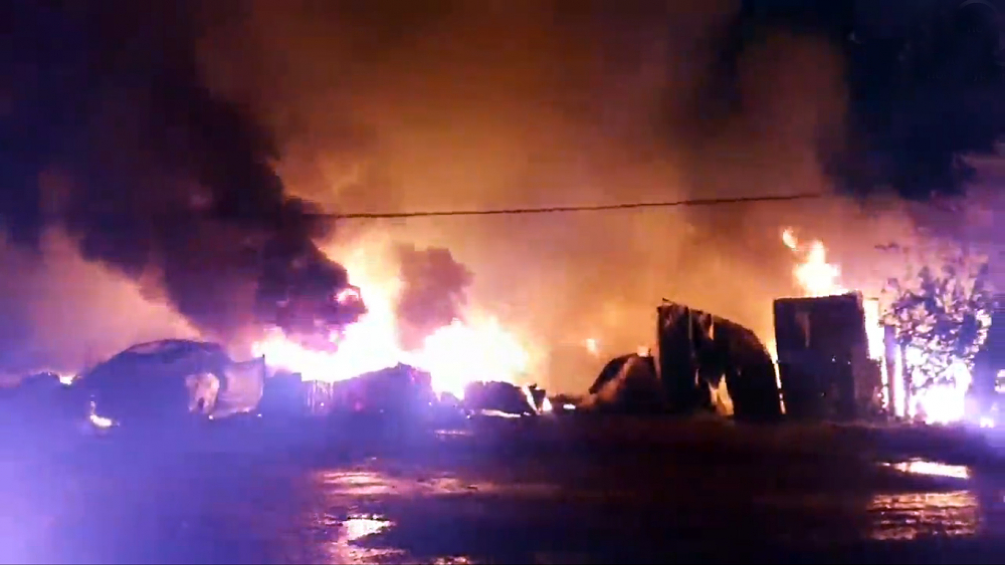 Fire burns down plastic pellet warehouse in Chon Buri