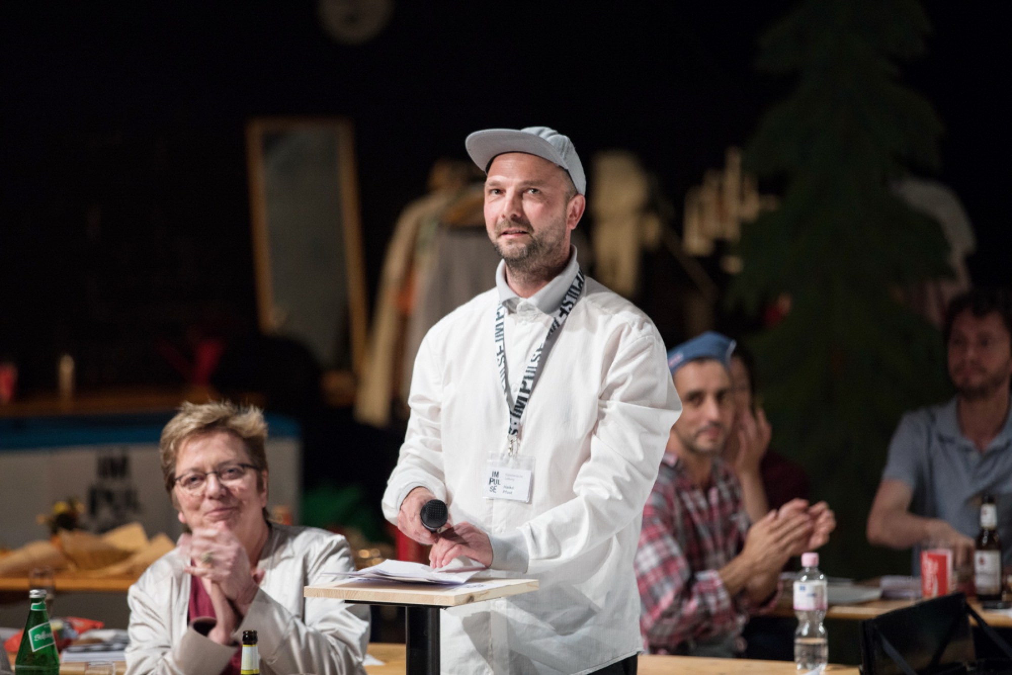 Experimental spirit and social engagement