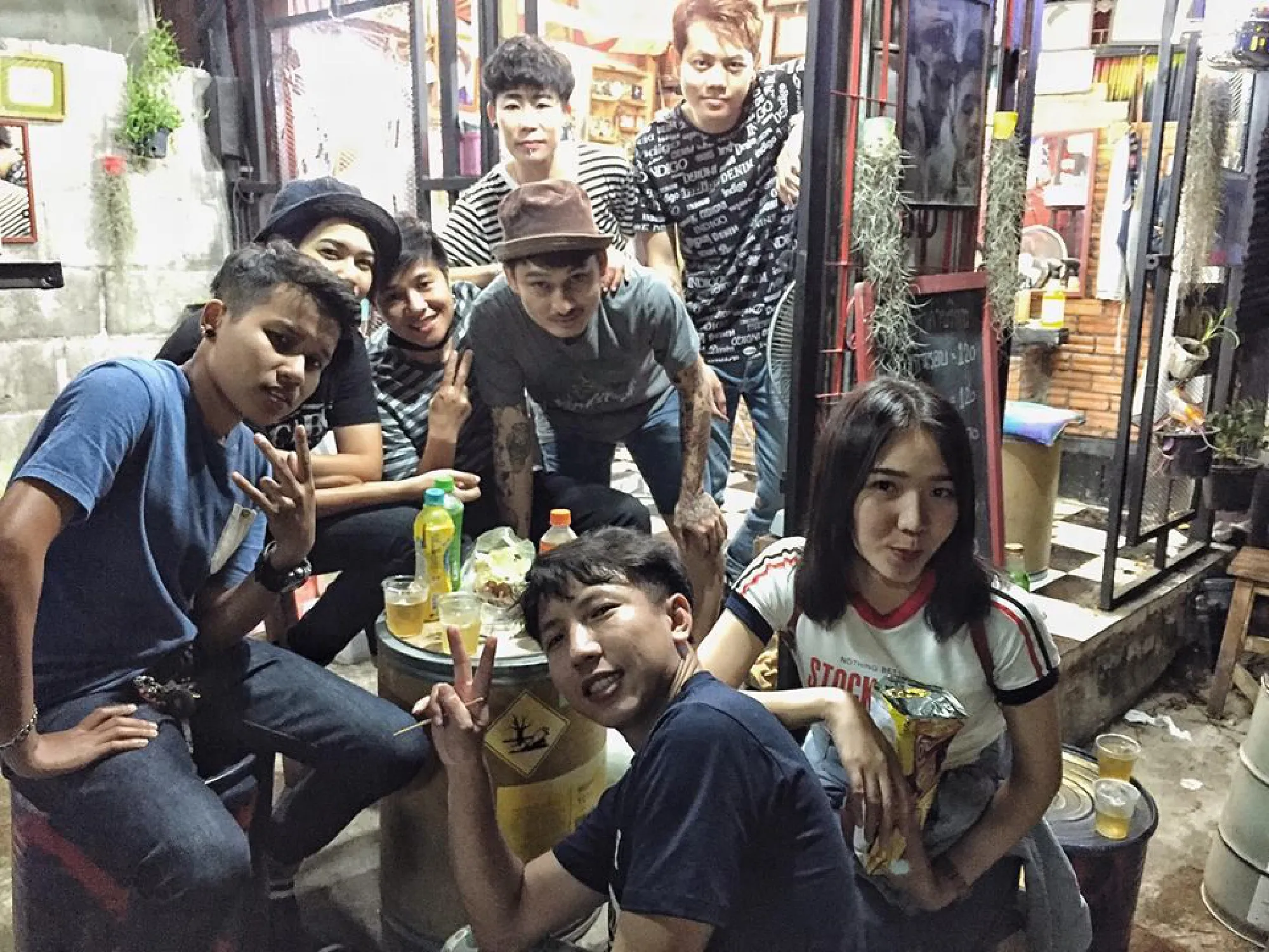 Young Chiang Mai barbers raise funds to help elderly homeless woman
