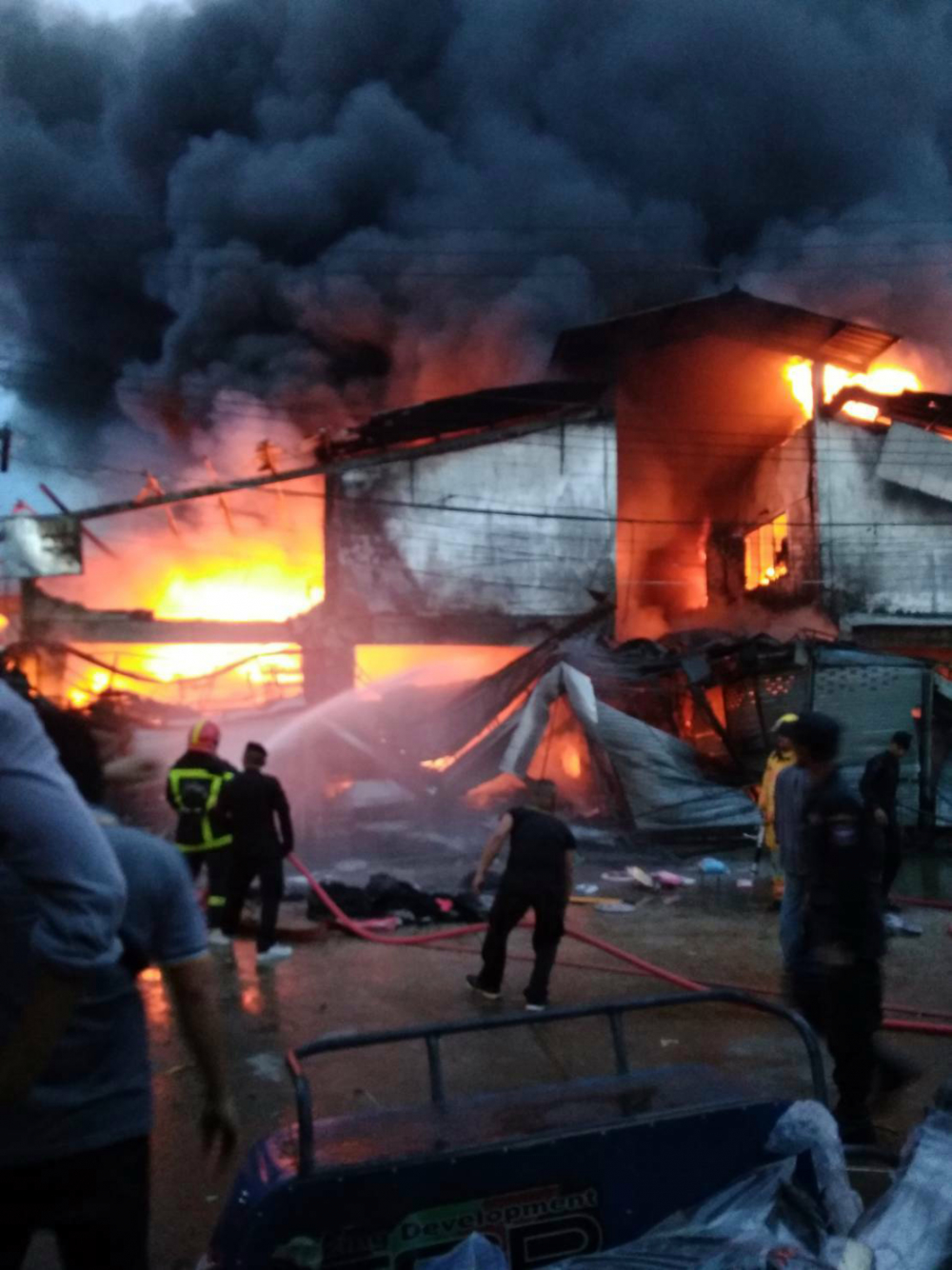 Fire guts Sa Kaew border market