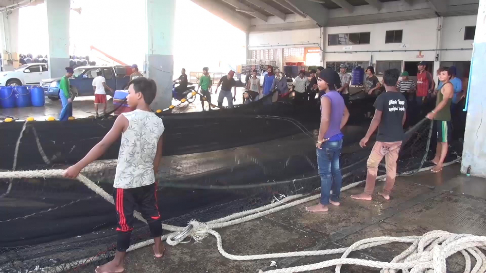 Govt told not to deport Myanmar-Muslim workers