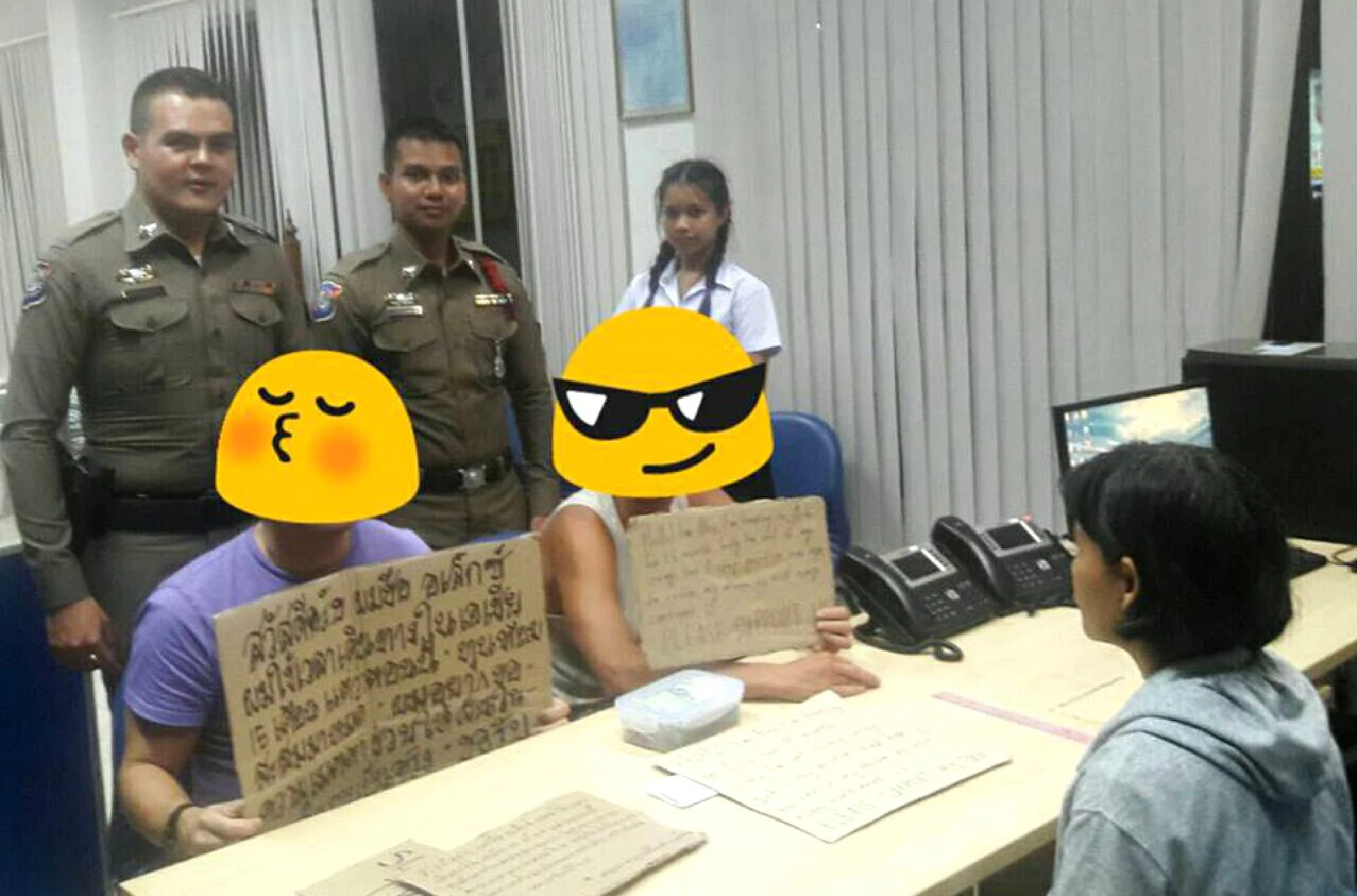 Tourists fined for begging in Phuket