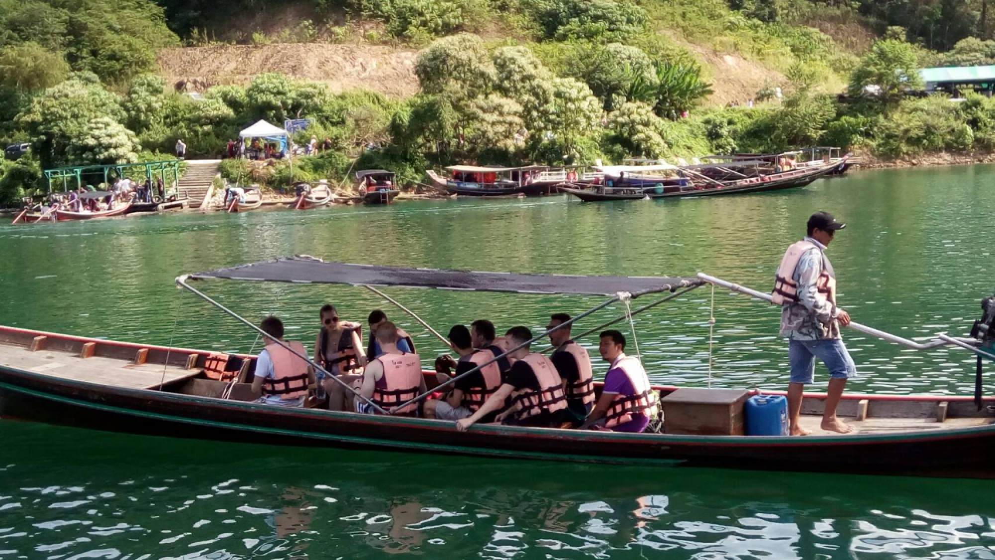 Harbour officials check safety measures at popular Ratchaprapa Dam