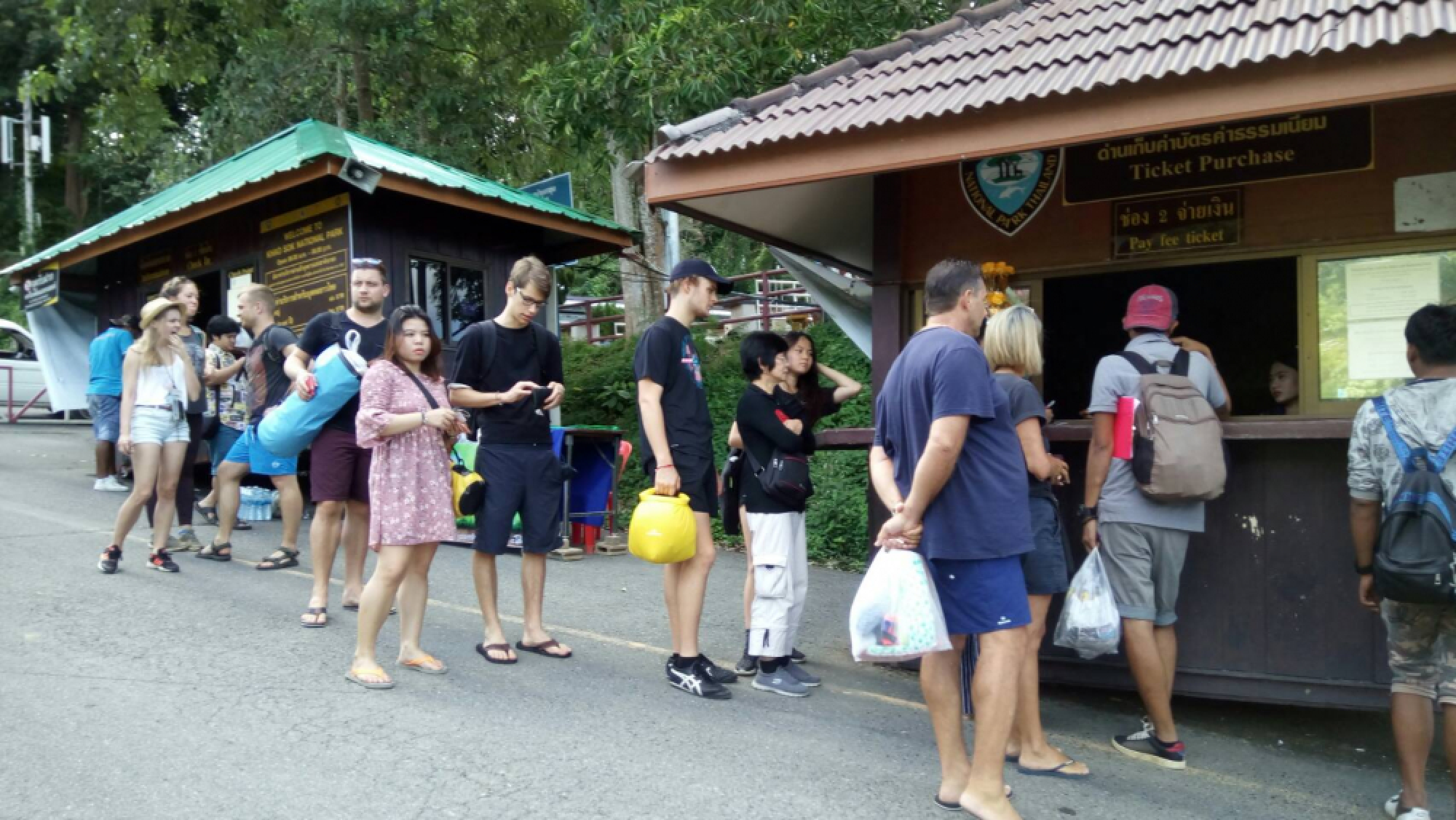 Harbour officials check safety measures at popular Ratchaprapa Dam