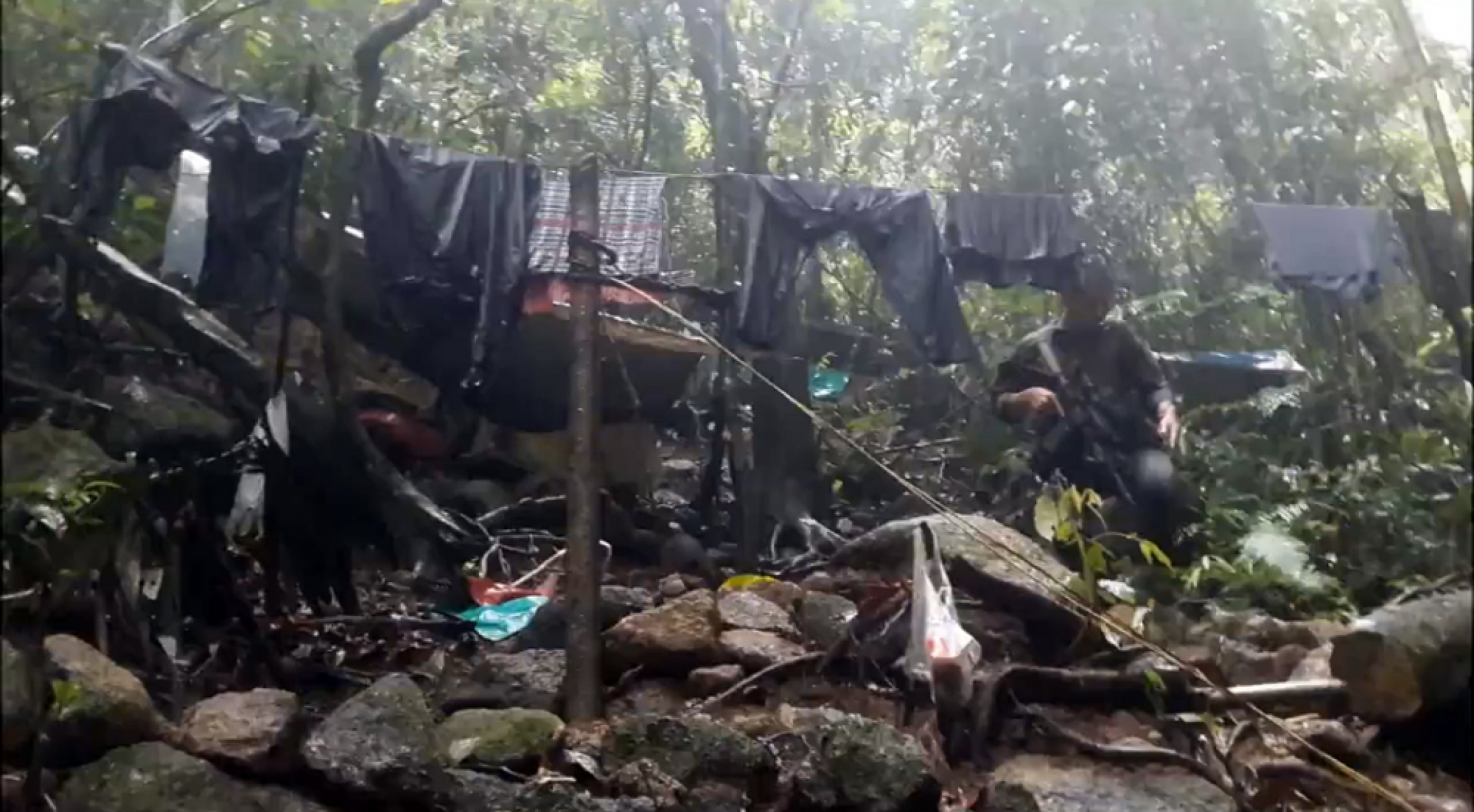 Suspected insurgents escape after gunfight in deep South
