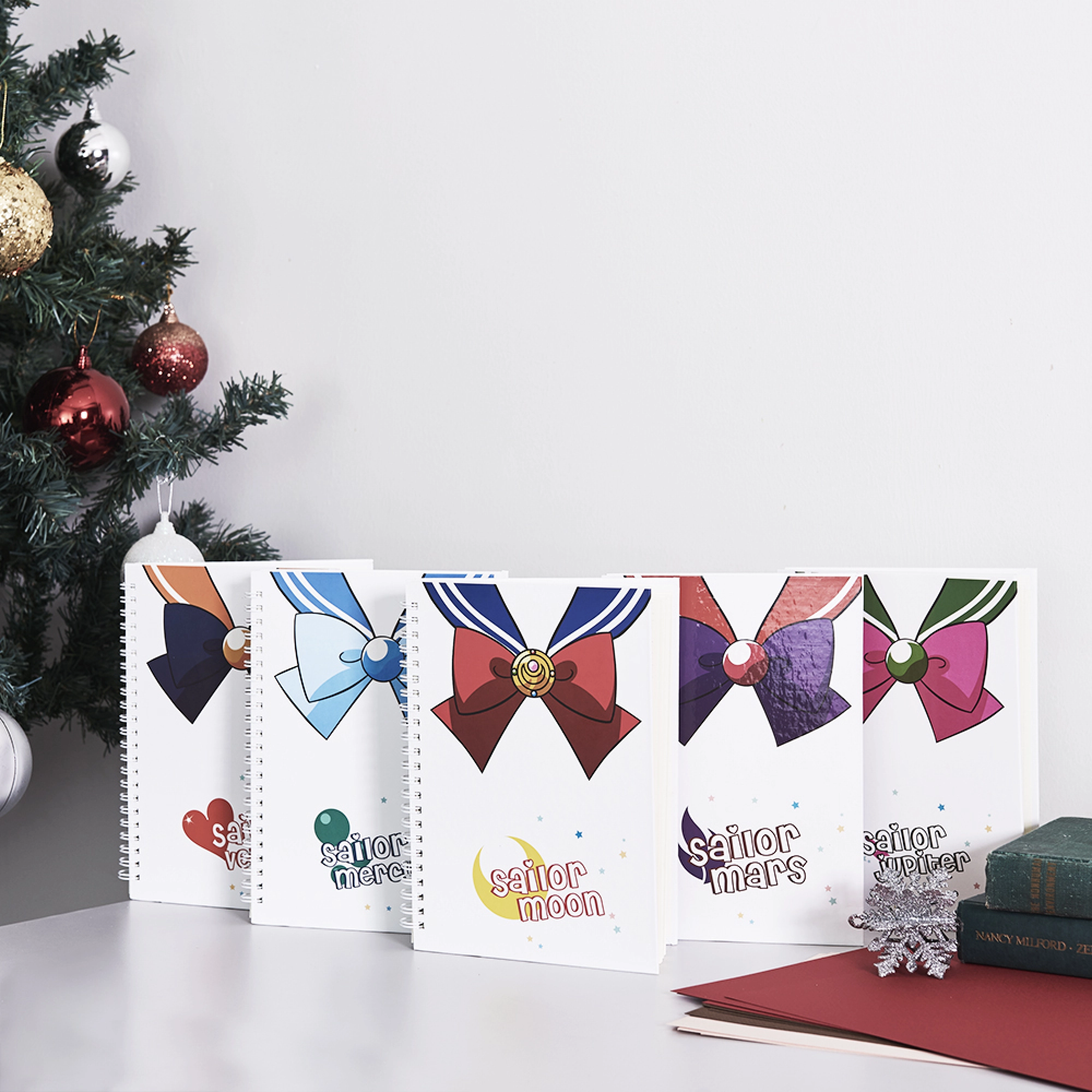 Betrend decks the halls