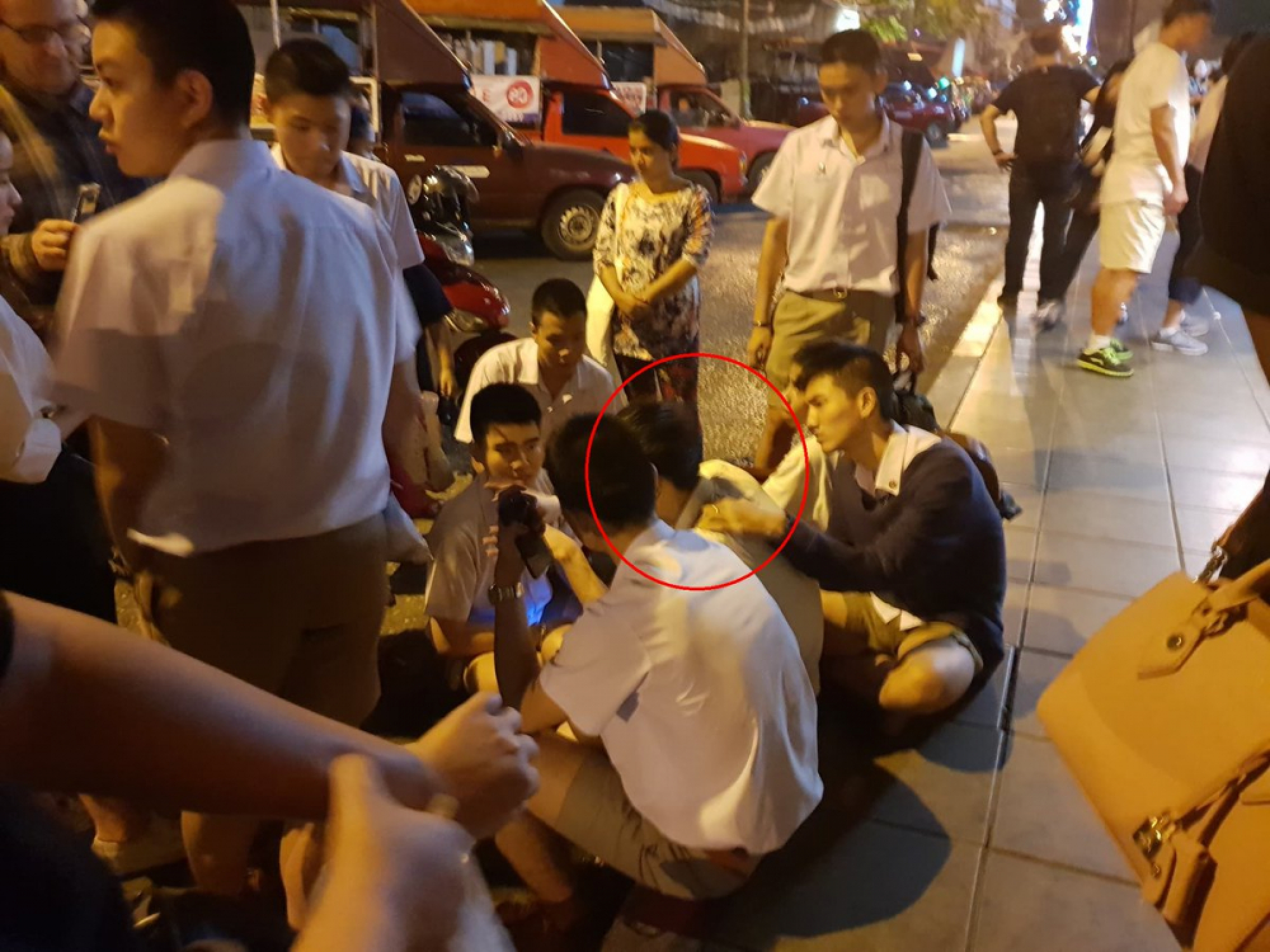 Suicidal man saved by students after giving them all he had