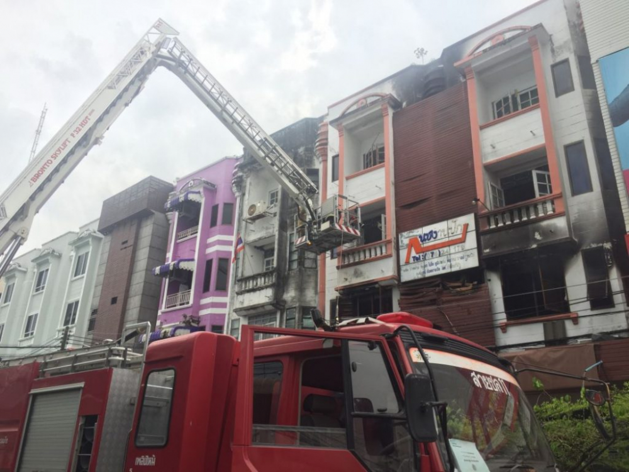 Fire damages embroidery shop in Phuket, Thaiger radio station goes off air