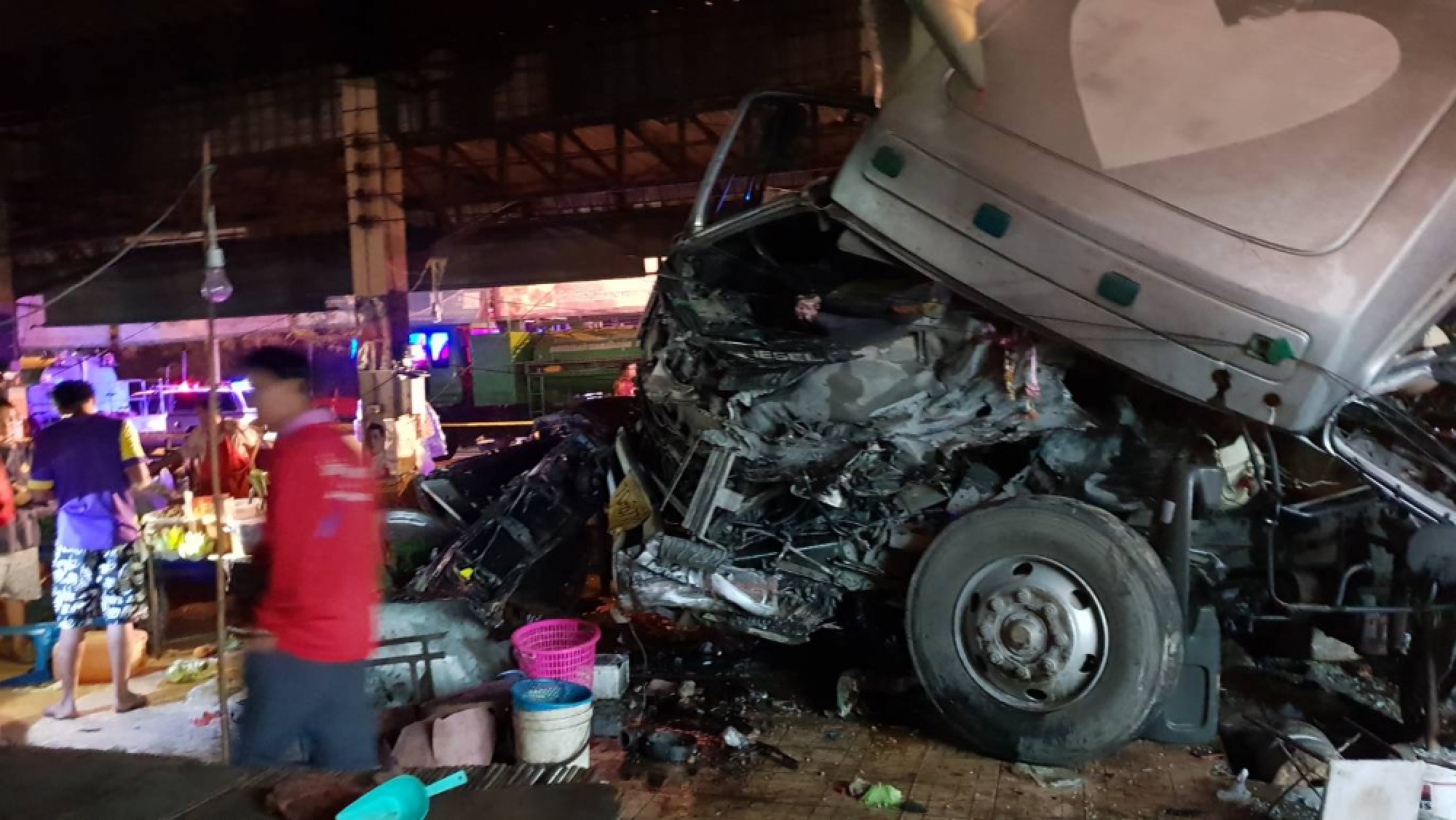 One dead as truck ploughs into Phitsanulok market