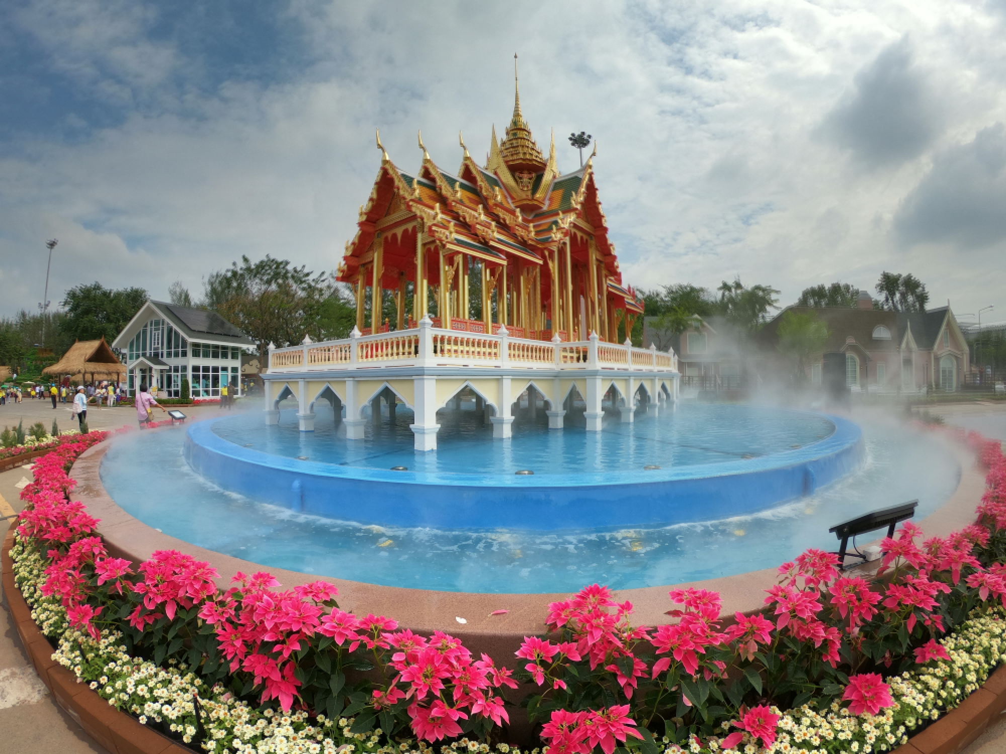 His Majesty to launch Un Ai Rak fair at Royal Plaza