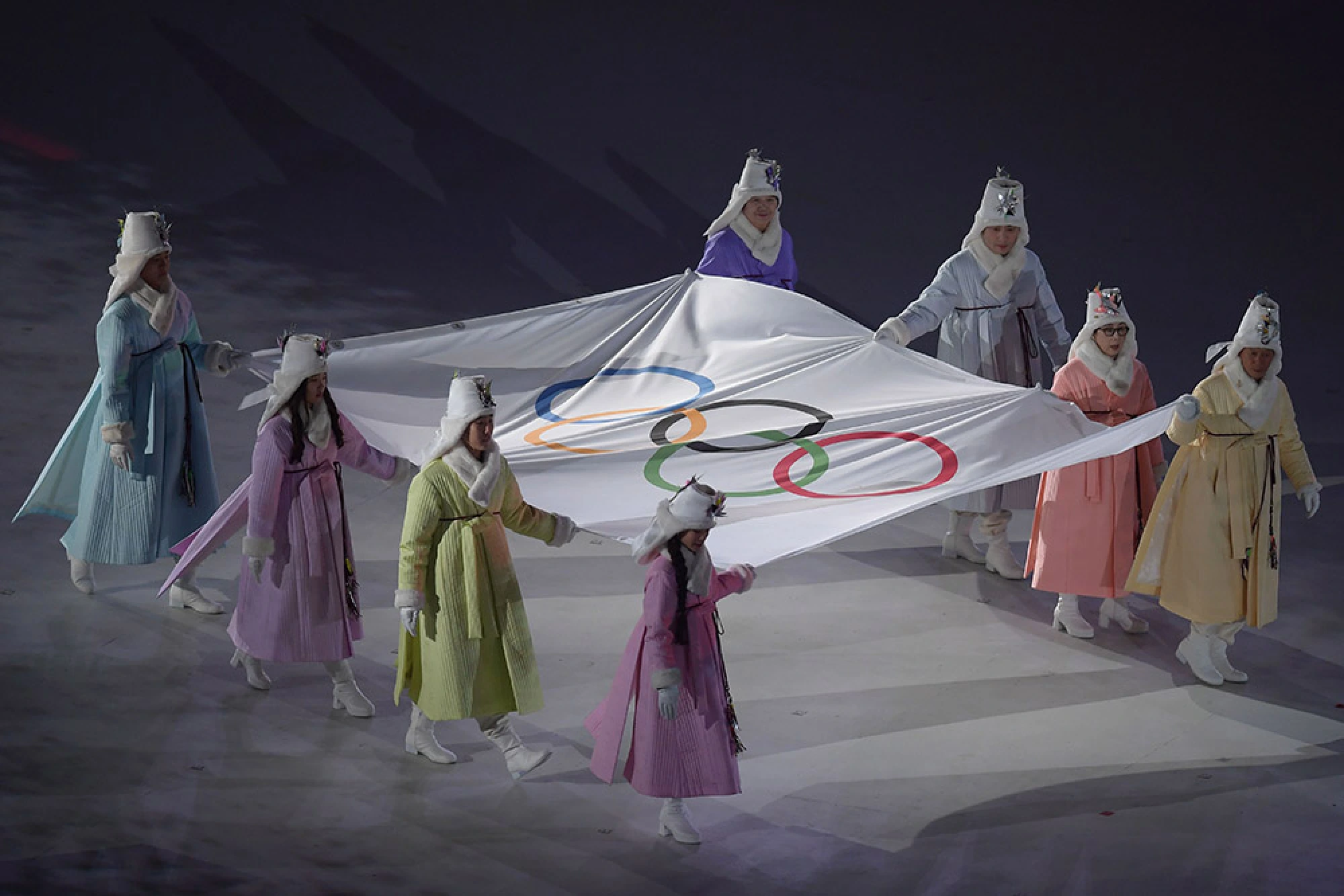 Korean unity, historic handshake as Pyeongchang Olympics open