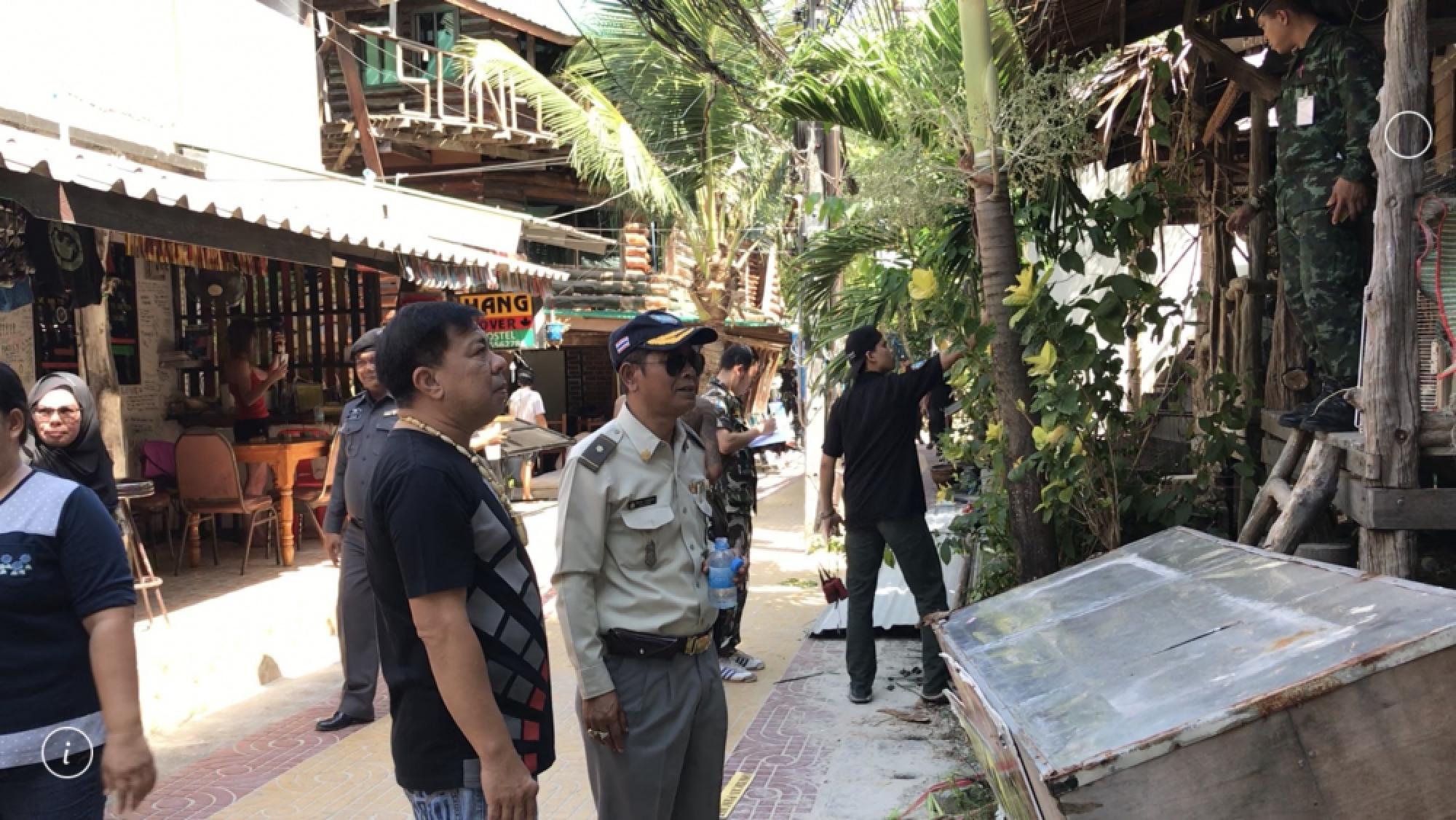 Authorities dismantle structures encroaching on Phi Phi national park