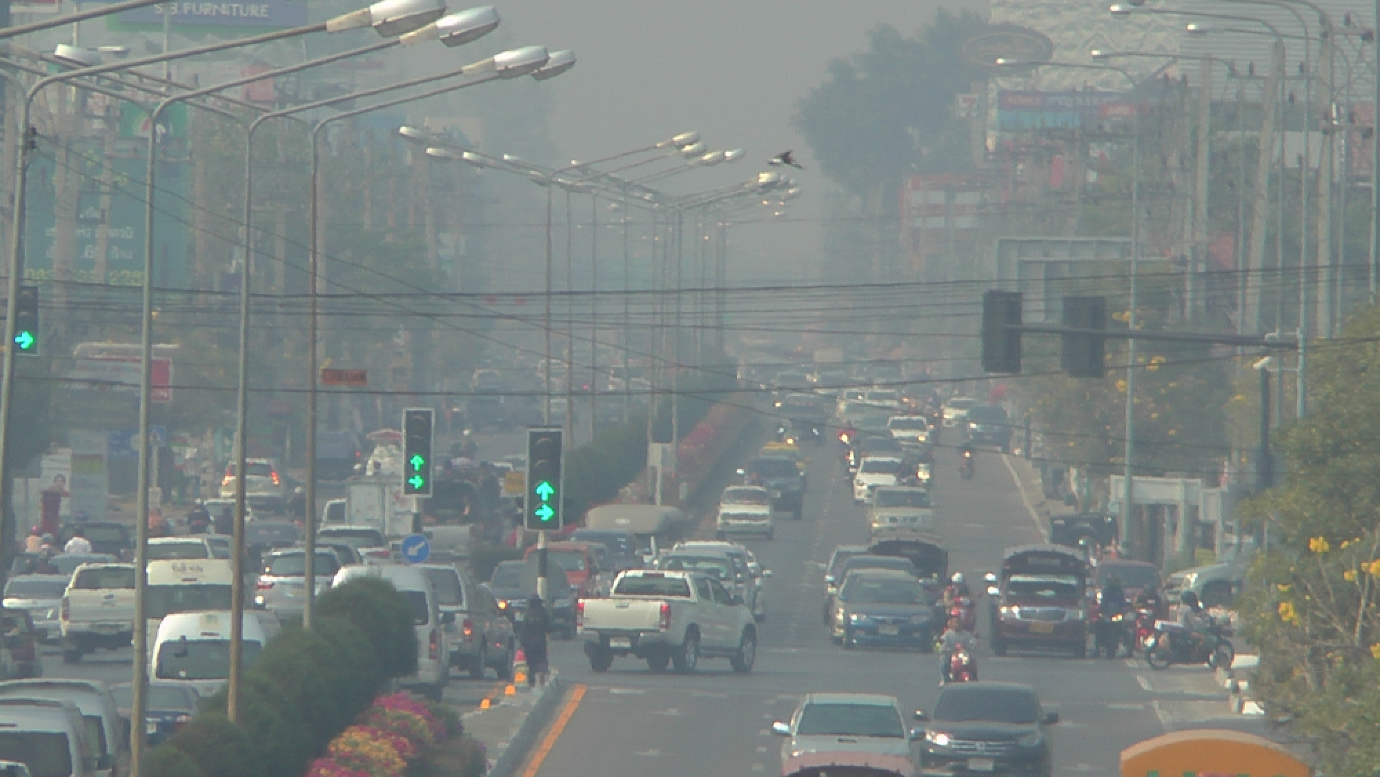 Air pollution warnings spread to North