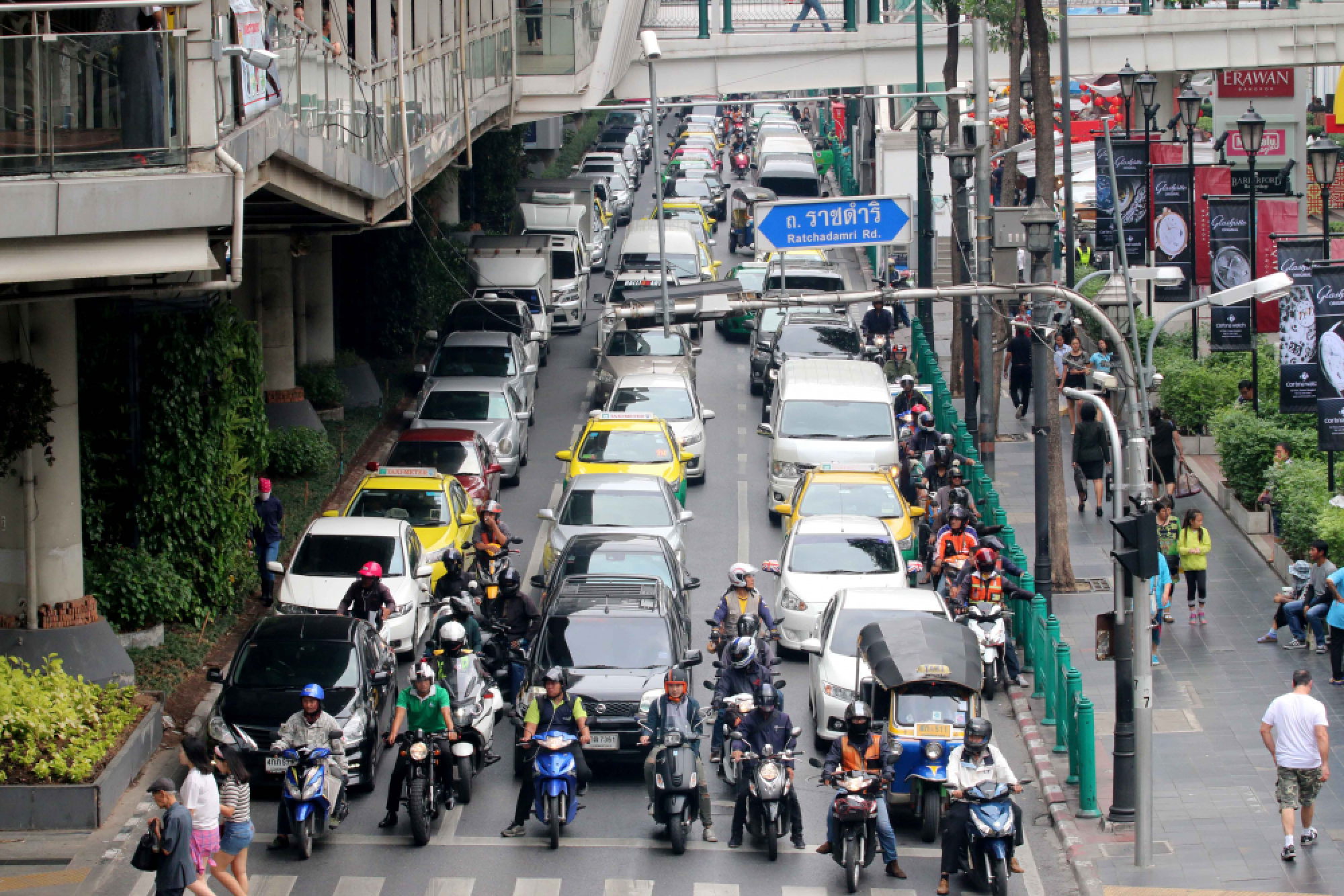 Test ban on Rama 1 traffic centres on department store traffic