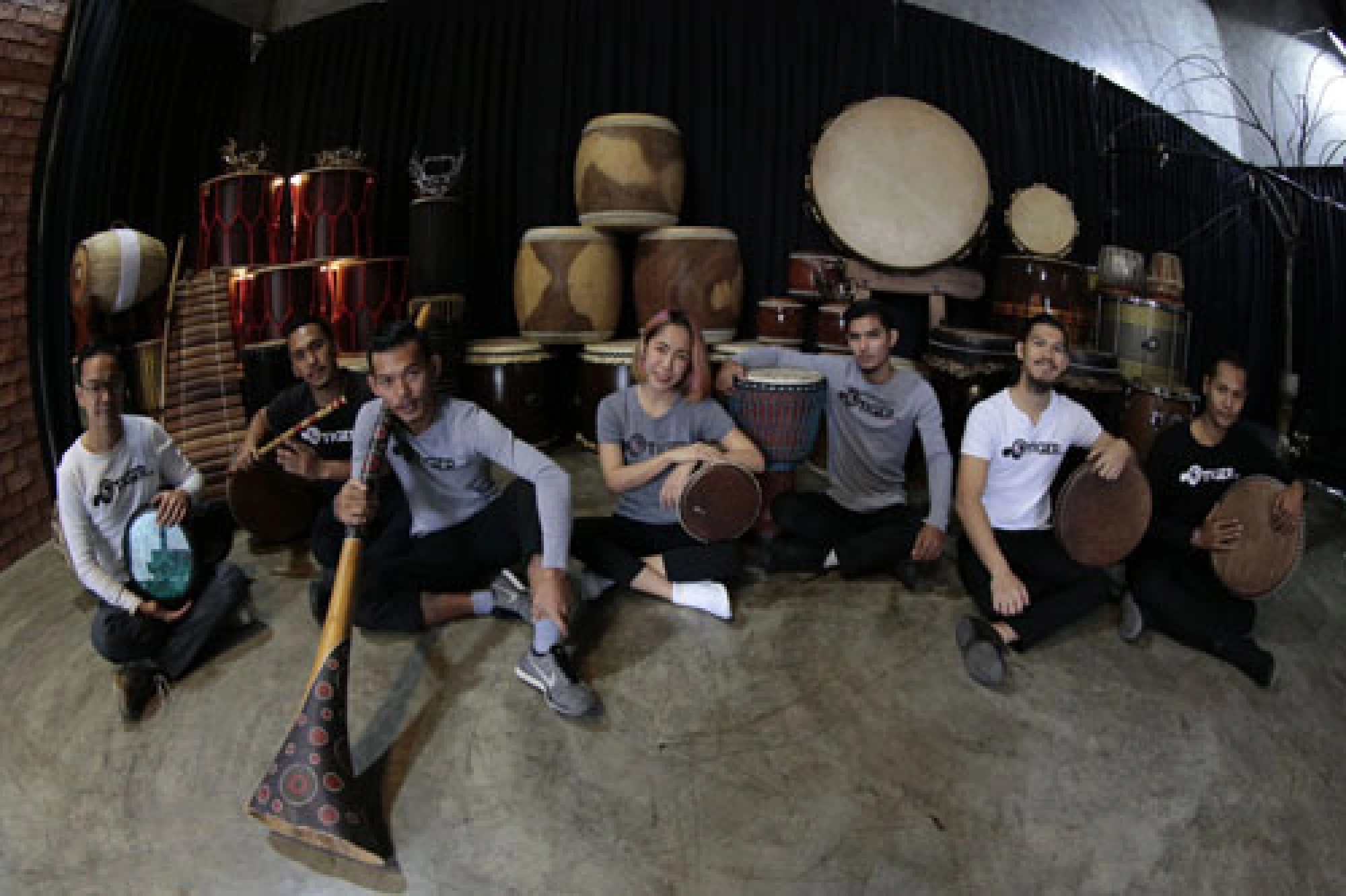 The drumming of giants