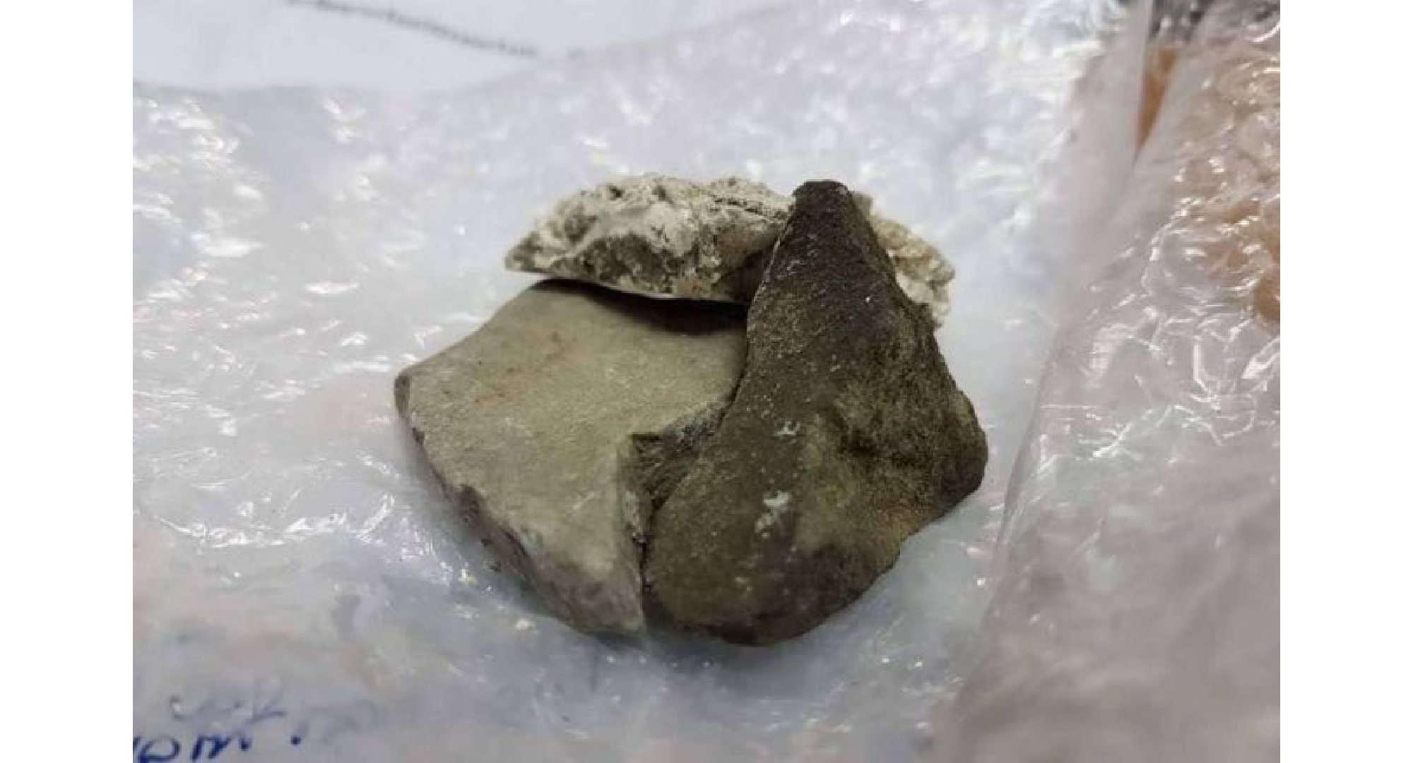 Foreigner mails back stolen pieces of ancient Ayutthaya temple