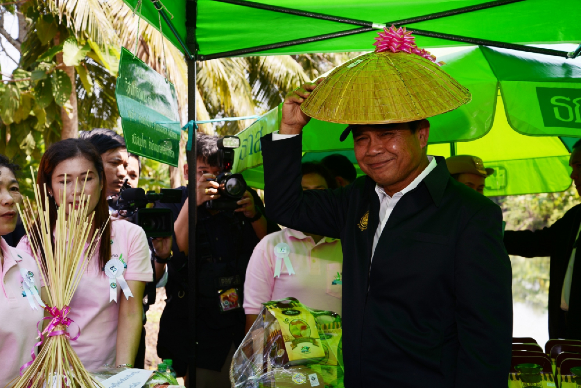 Trat people have no answers for Prayut