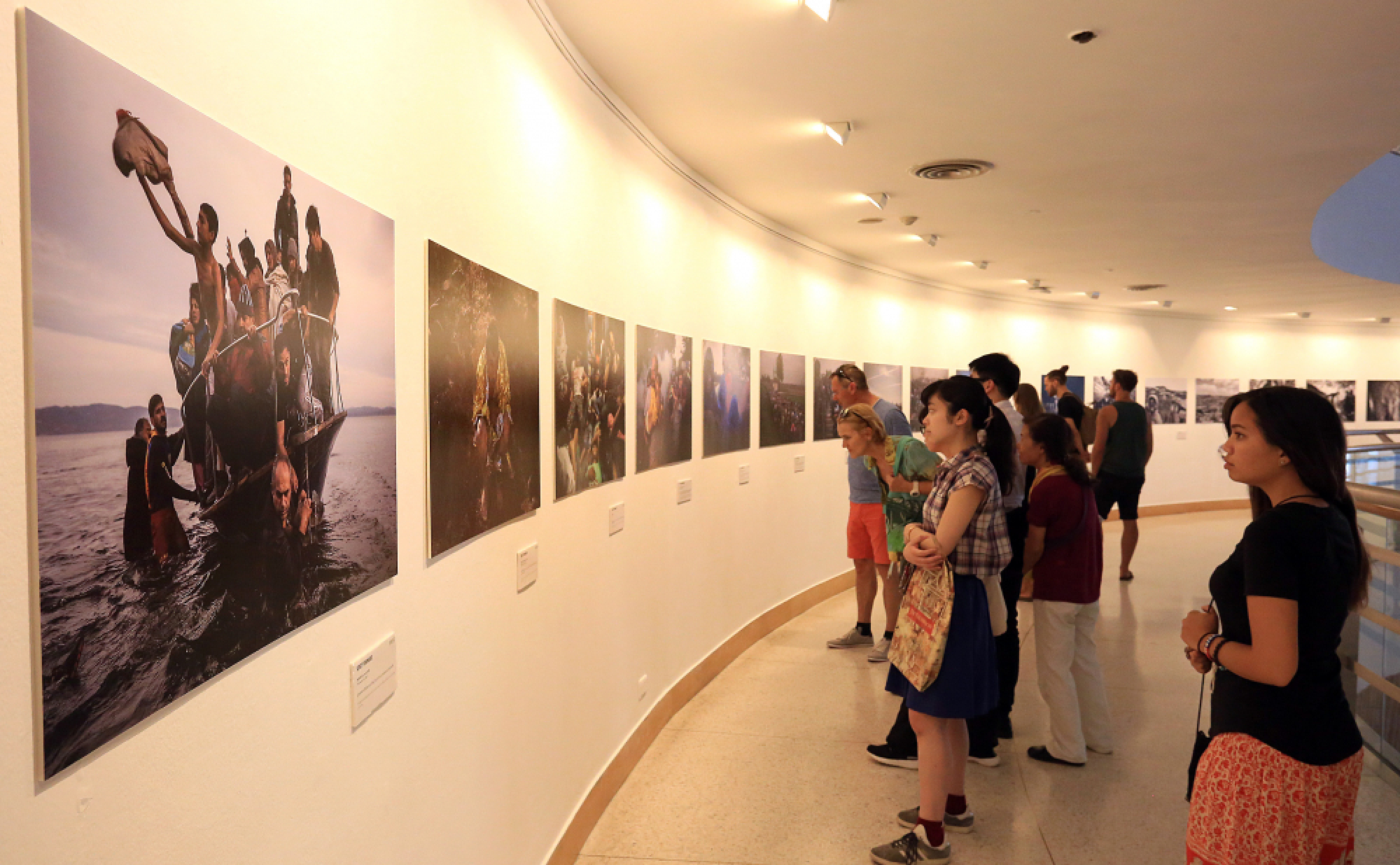 Touring exhibition depicts troubled lives of refugees in various cultures